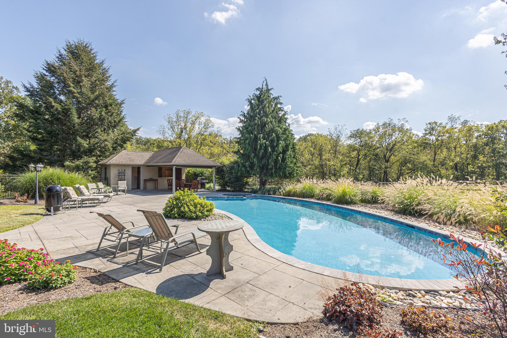 THE HIGHLANDS - Residential