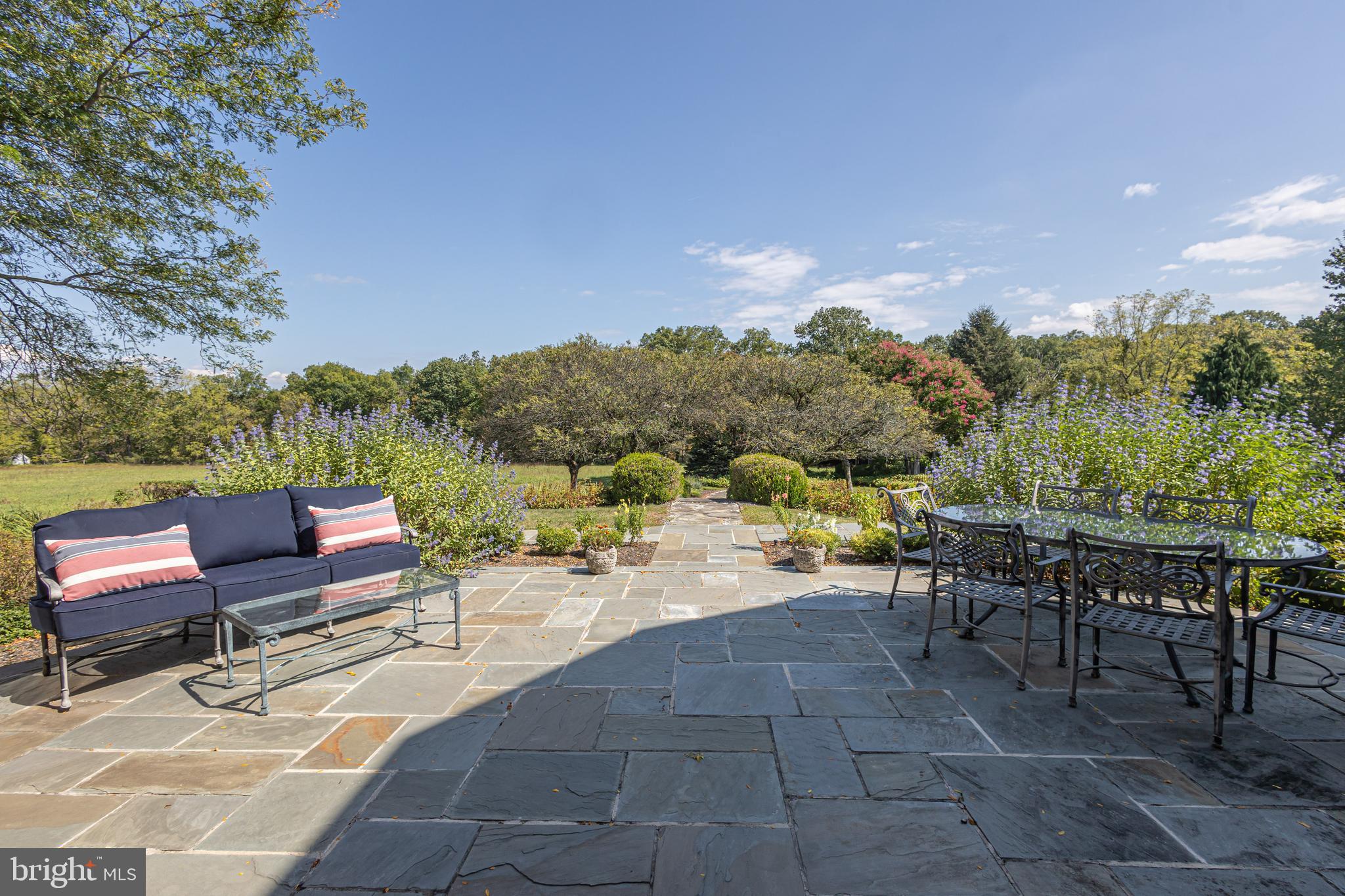 THE HIGHLANDS - Residential