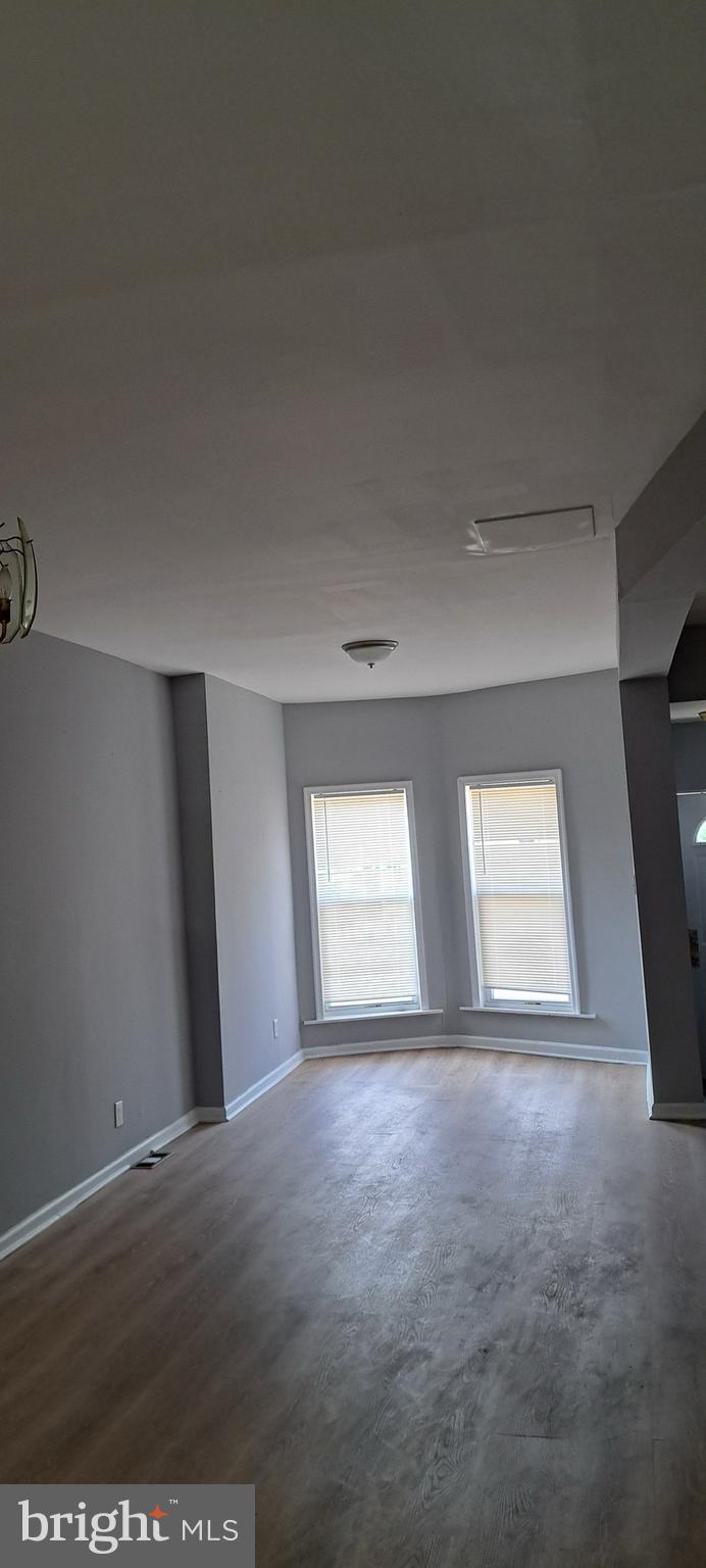 BROADWAY EAST - Residential Lease