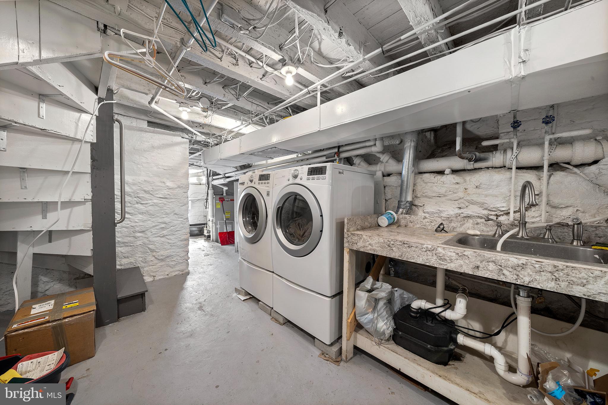 WASHINGTON SQ - Residential