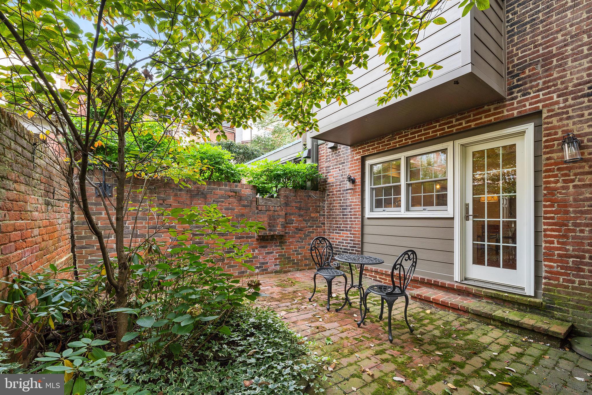 WASHINGTON SQ - Residential