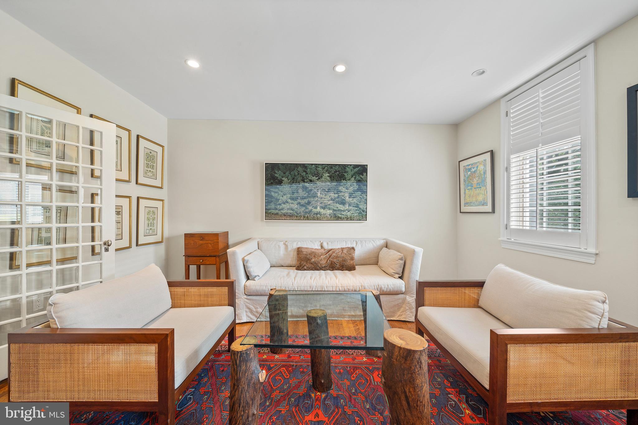 WASHINGTON SQ - Residential