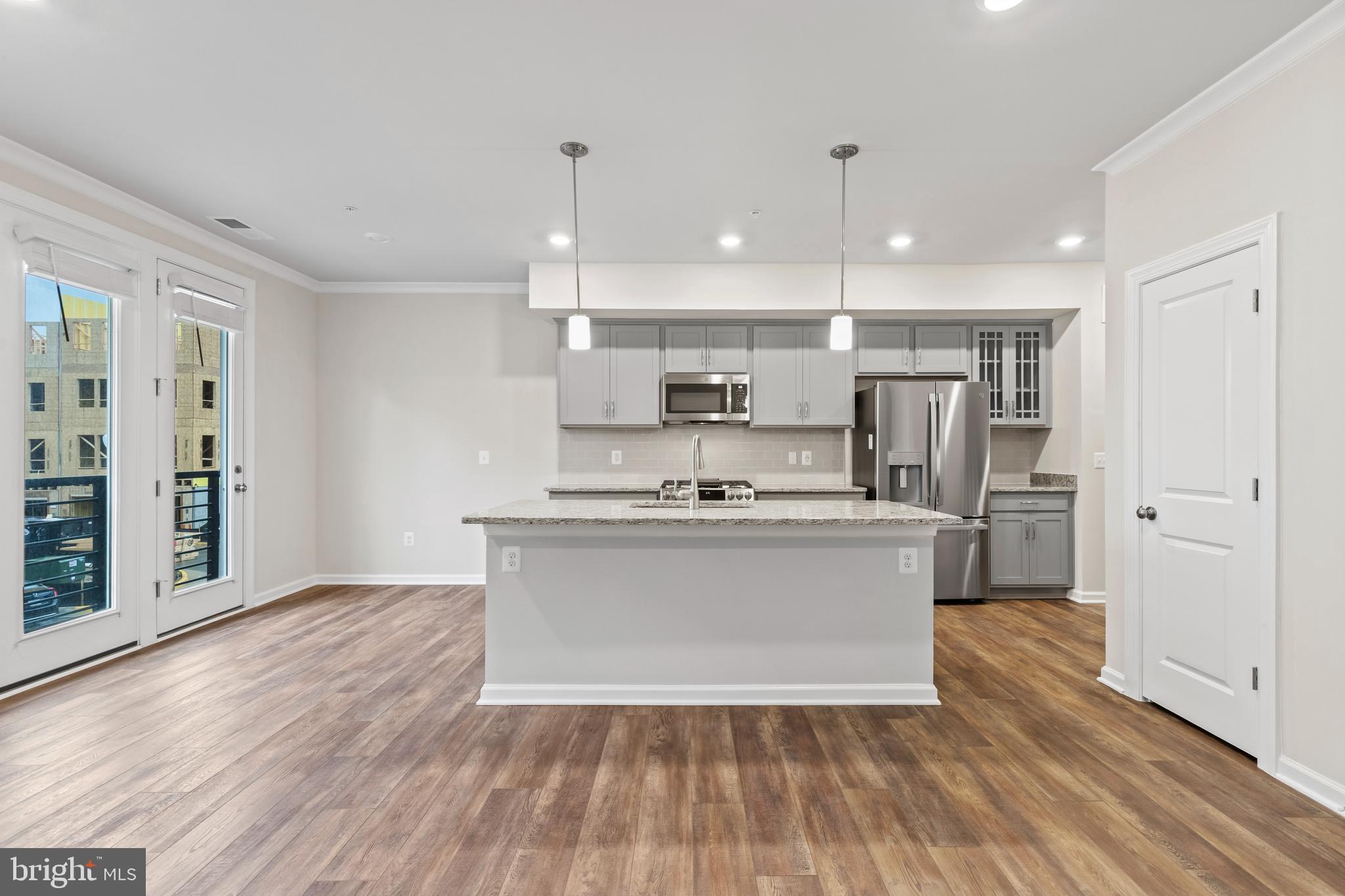 HUNTINGTON CROSSING - Residential