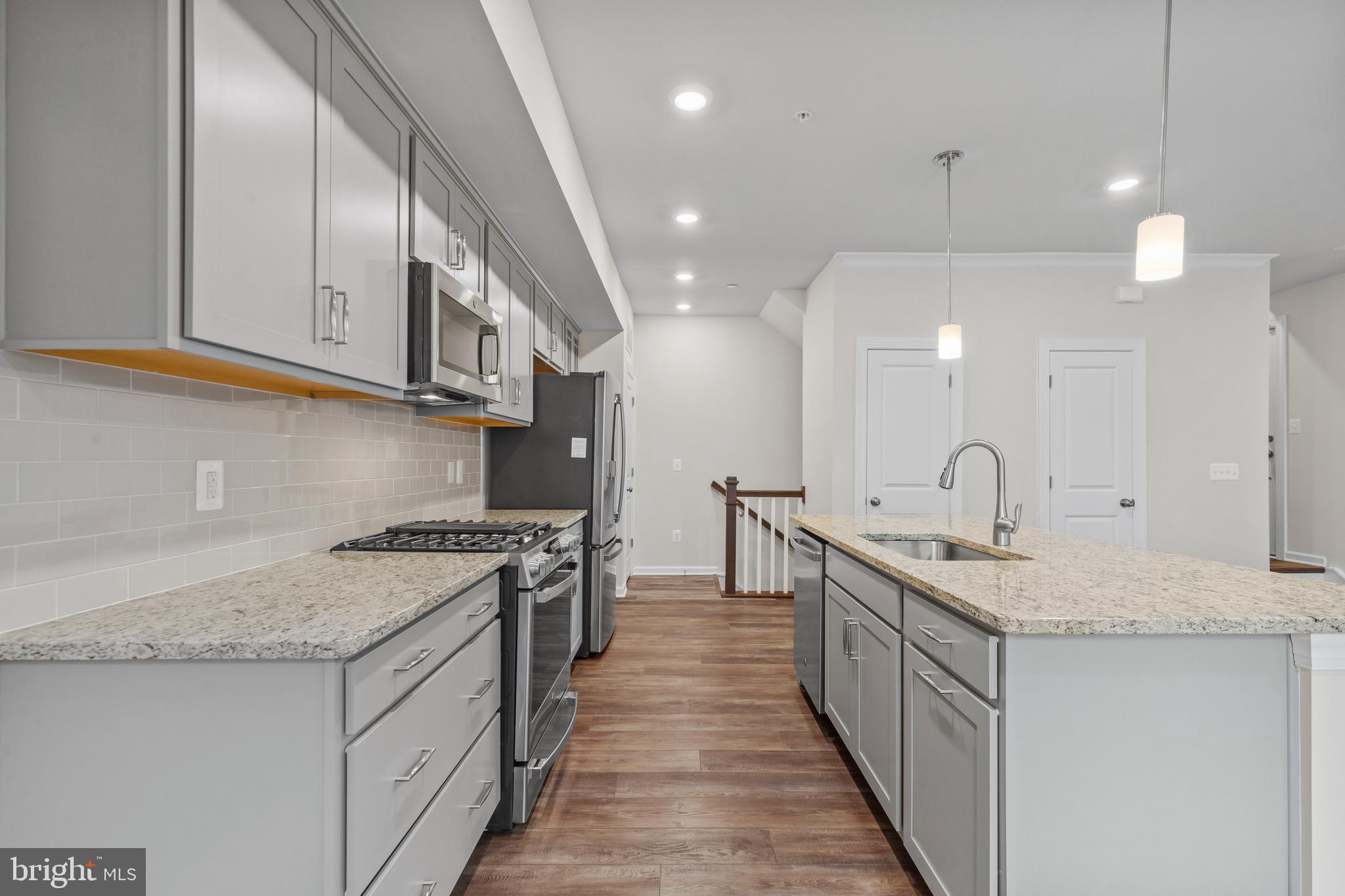 HUNTINGTON CROSSING - Residential