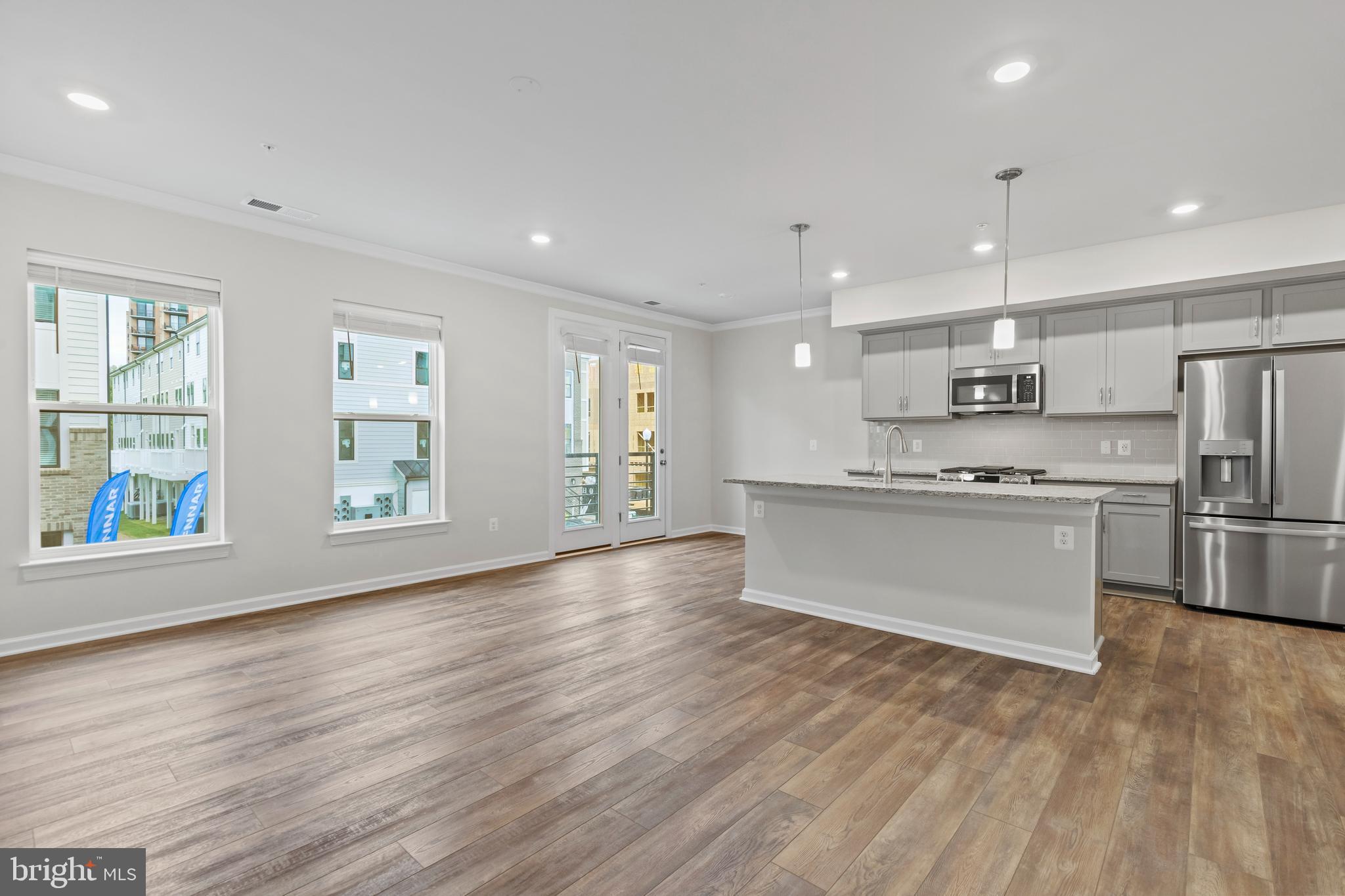 HUNTINGTON CROSSING - Residential