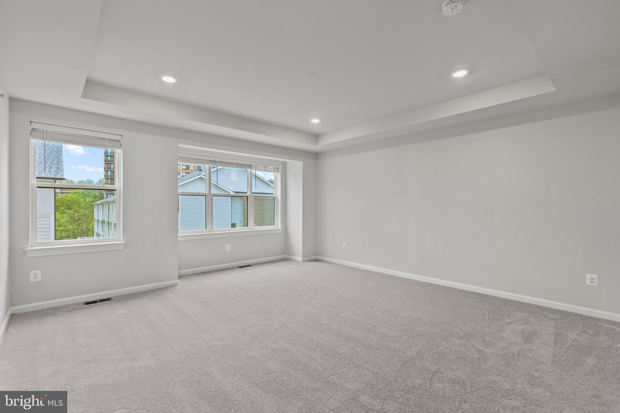 HUNTINGTON CROSSING - Residential