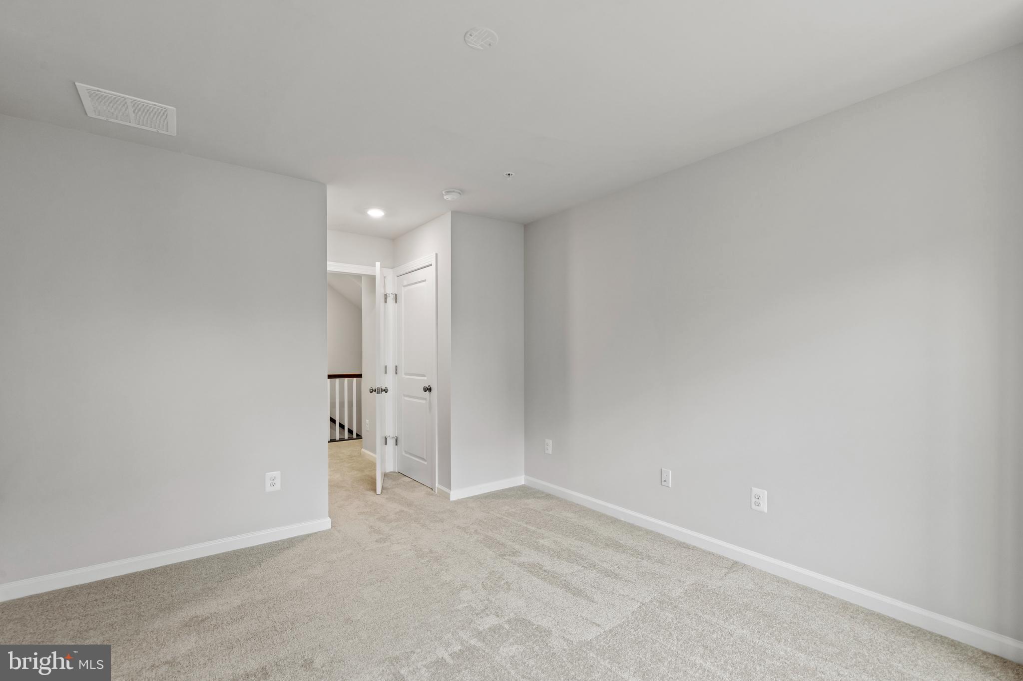 HUNTINGTON CROSSING - Residential