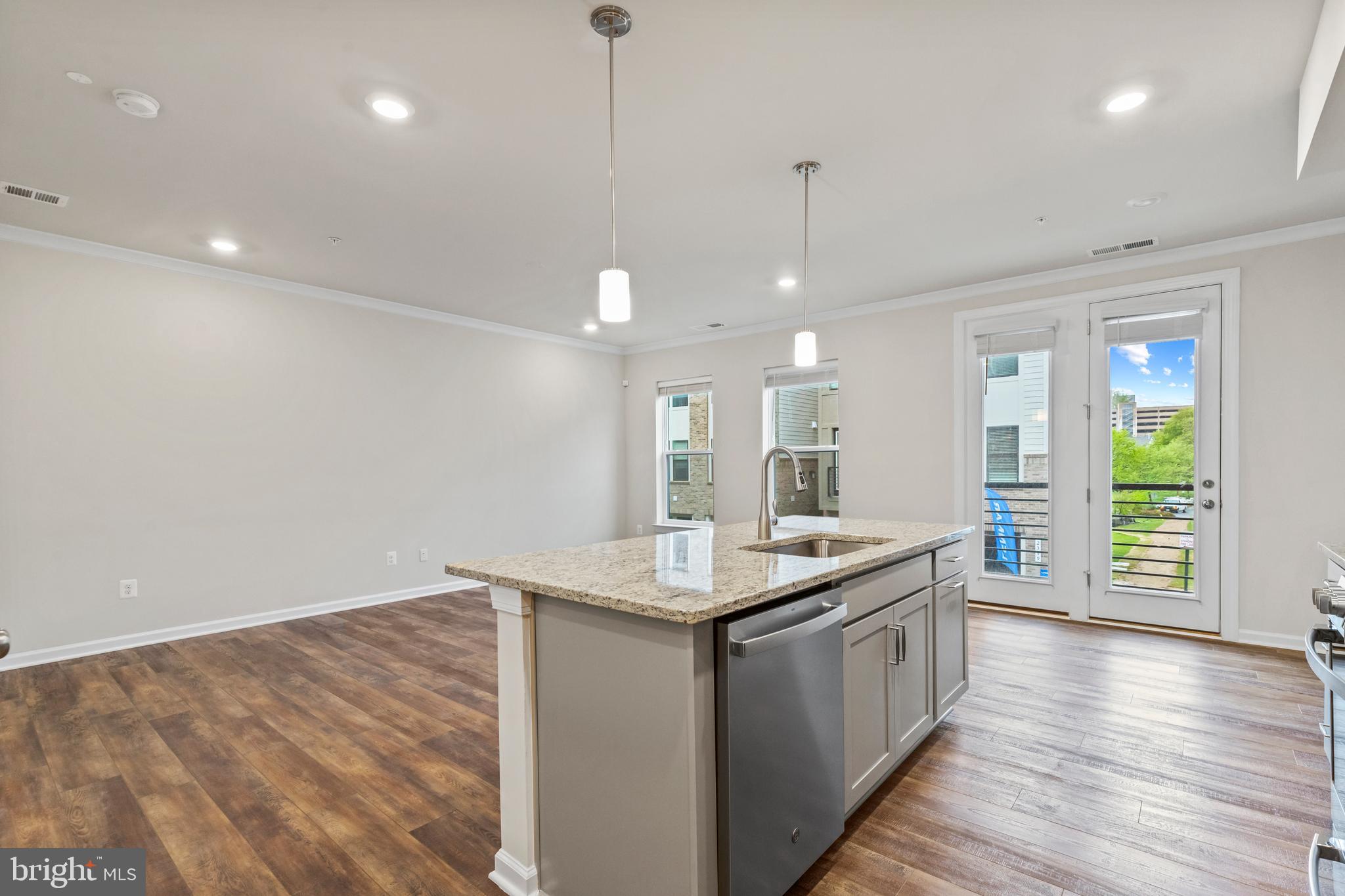 HUNTINGTON CROSSING - Residential