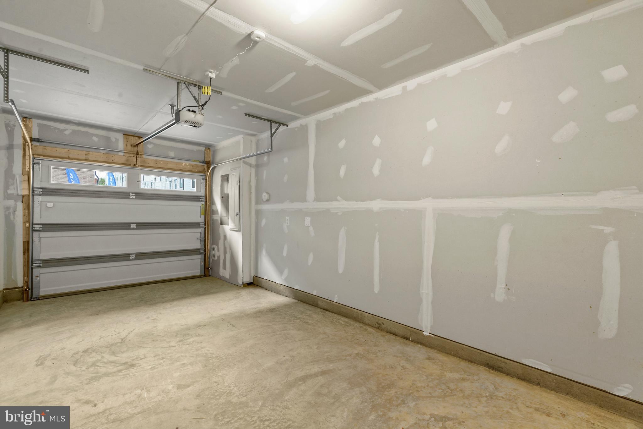 HUNTINGTON CROSSING - Residential