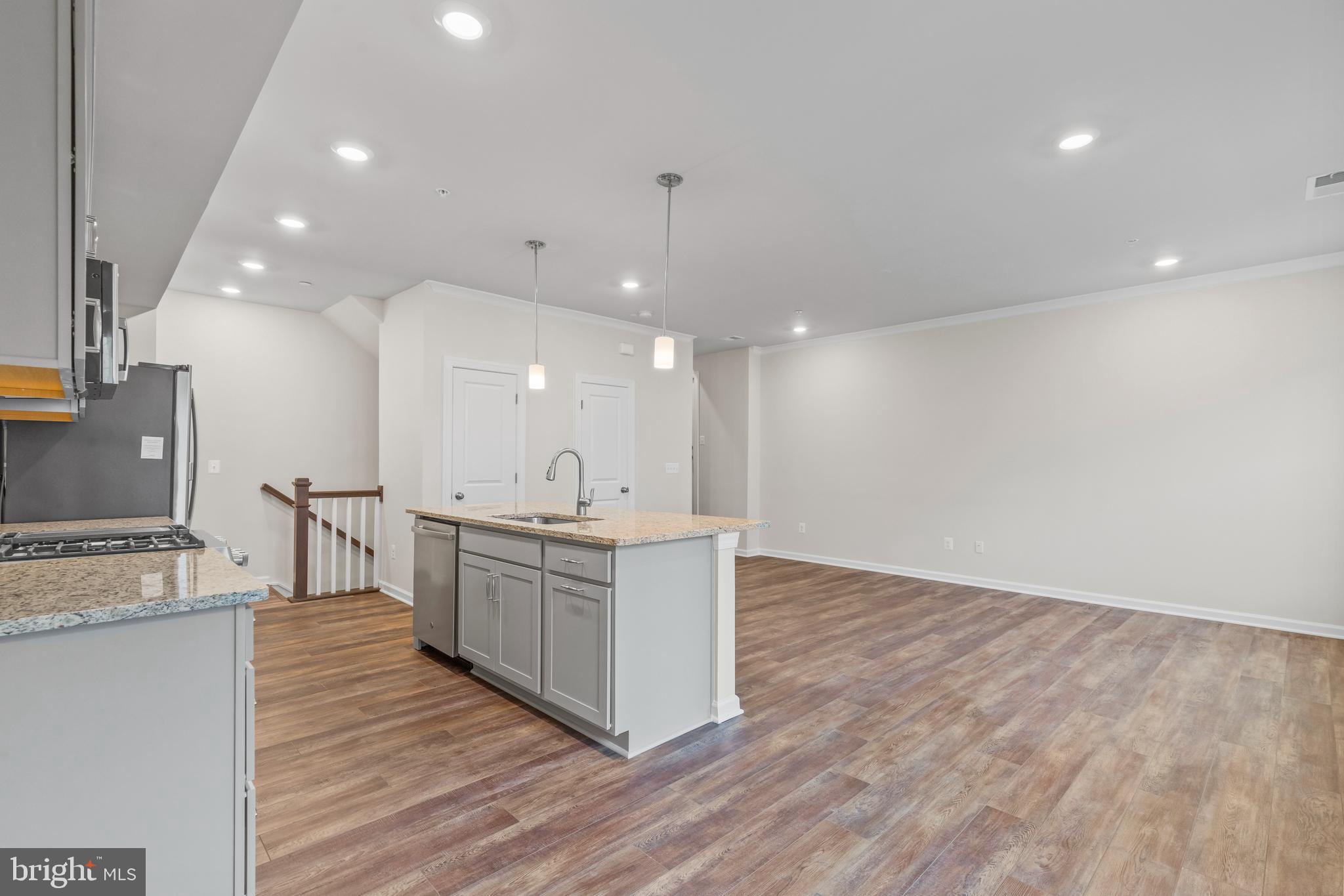 HUNTINGTON CROSSING - Residential