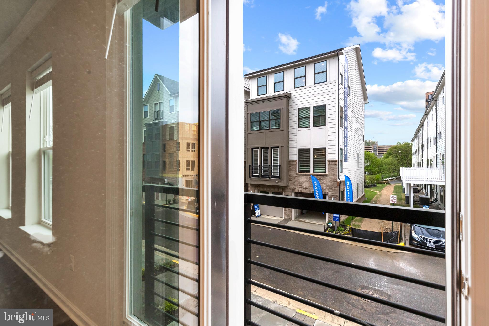 HUNTINGTON CROSSING - Residential