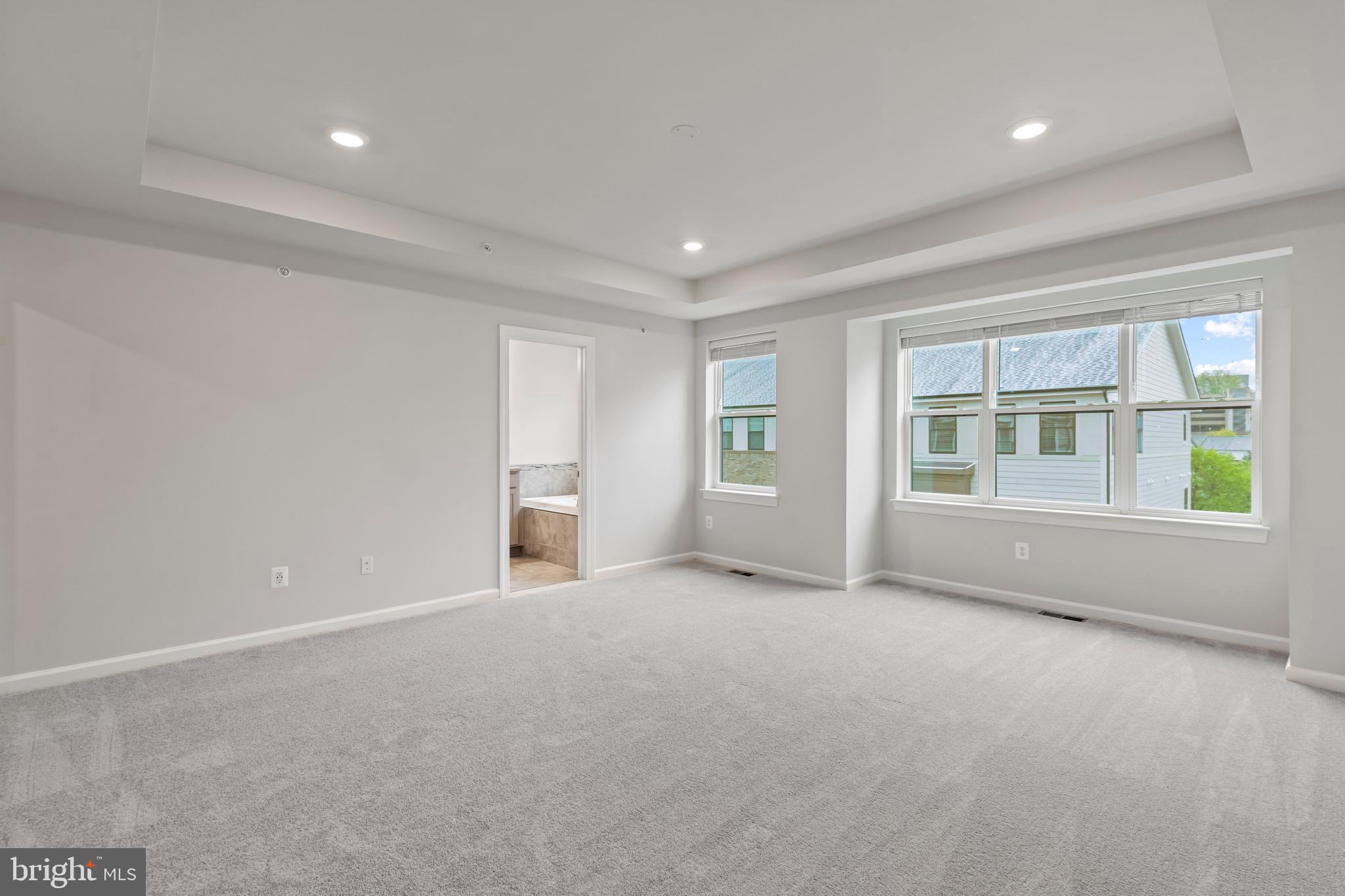 HUNTINGTON CROSSING - Residential