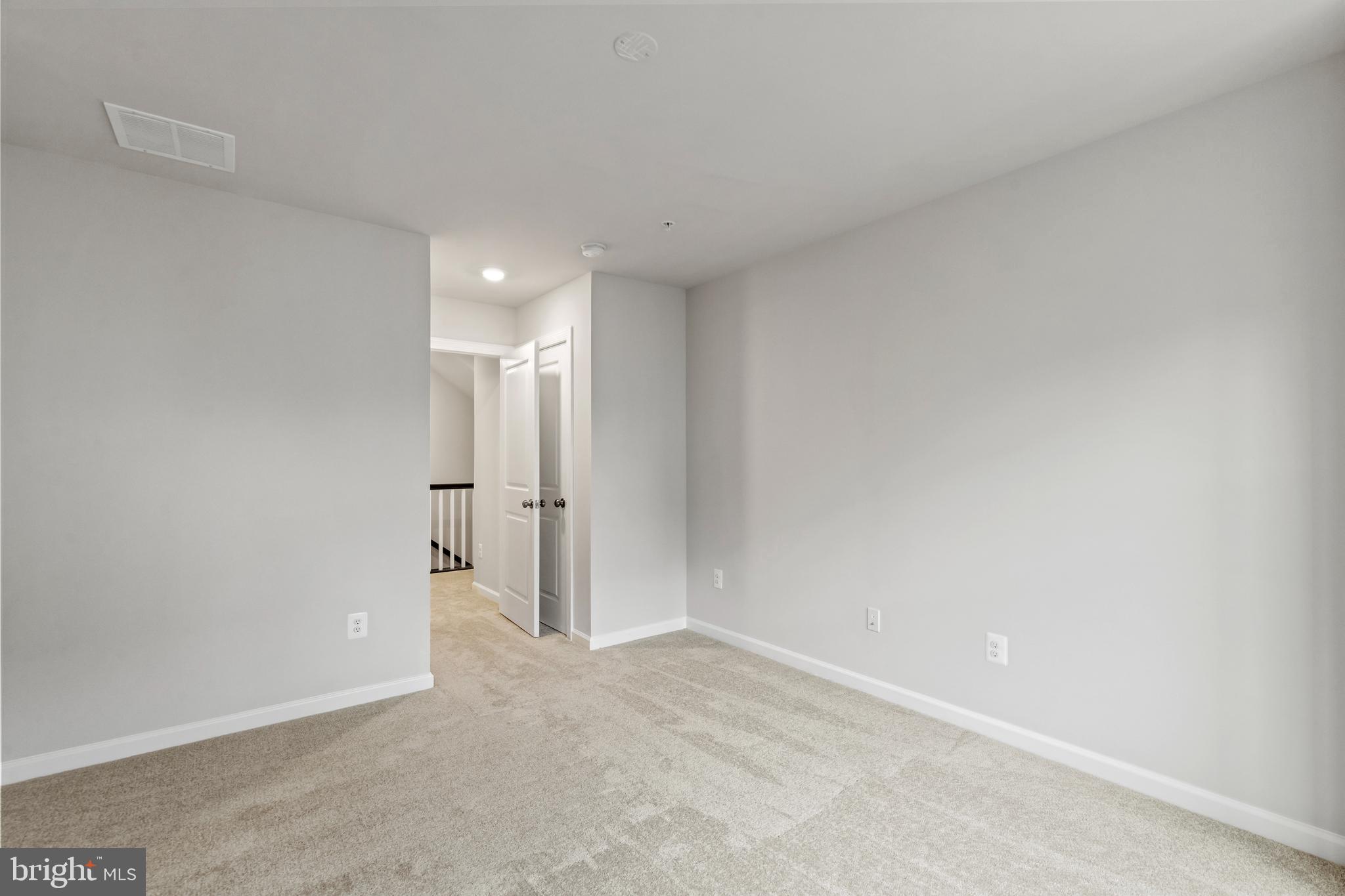 HUNTINGTON CROSSING - Residential