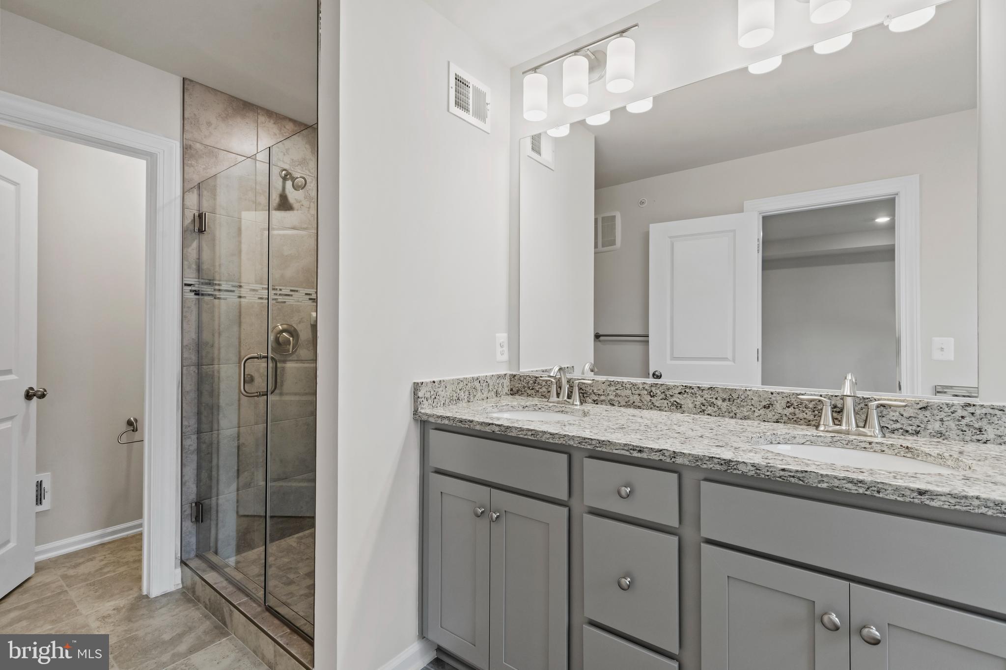 HUNTINGTON CROSSING - Residential