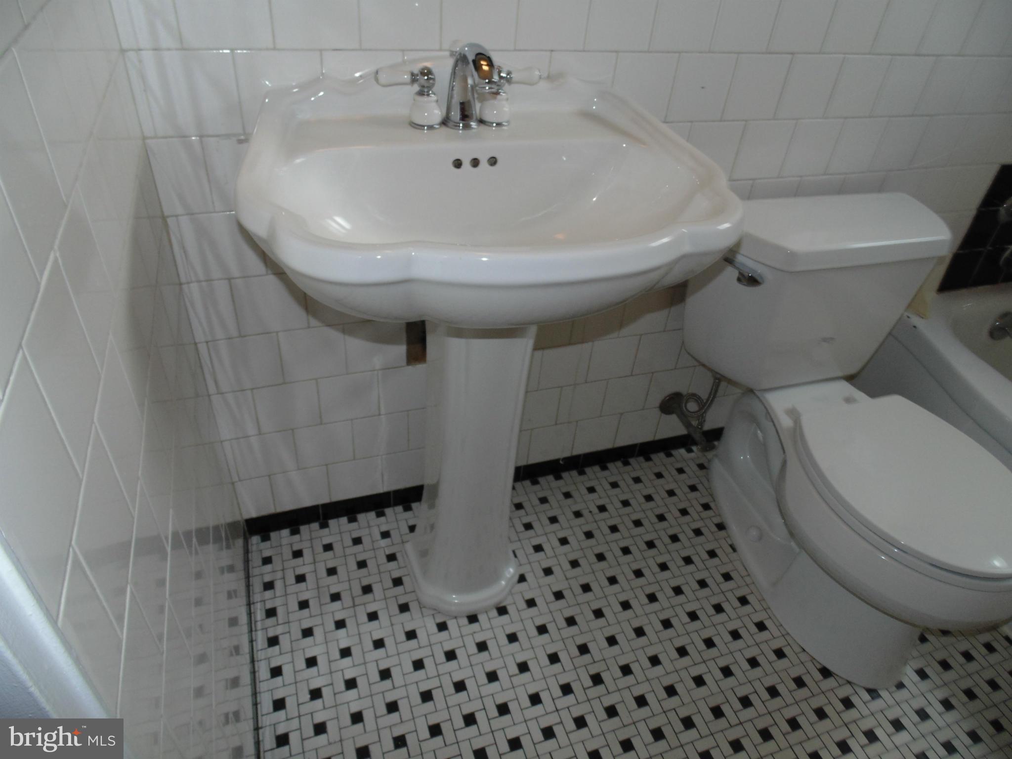 HAMMARLEE ESTATES - Residential Lease