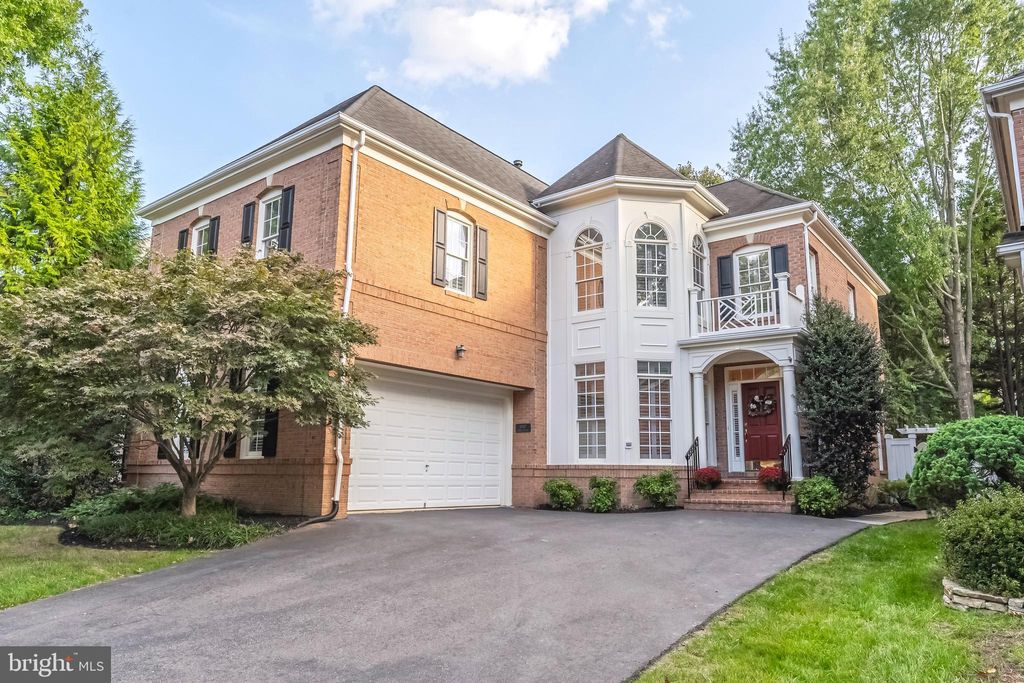 Photo of 10087 Daniels Run Way, FAIRFAX, VA 22030 (MLS # VAFC2007094)
