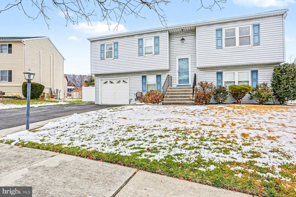 Photo of 2028 Mt Vernon Circle, HARRISBURG, PA 17110 (MLS # PADA2052162)