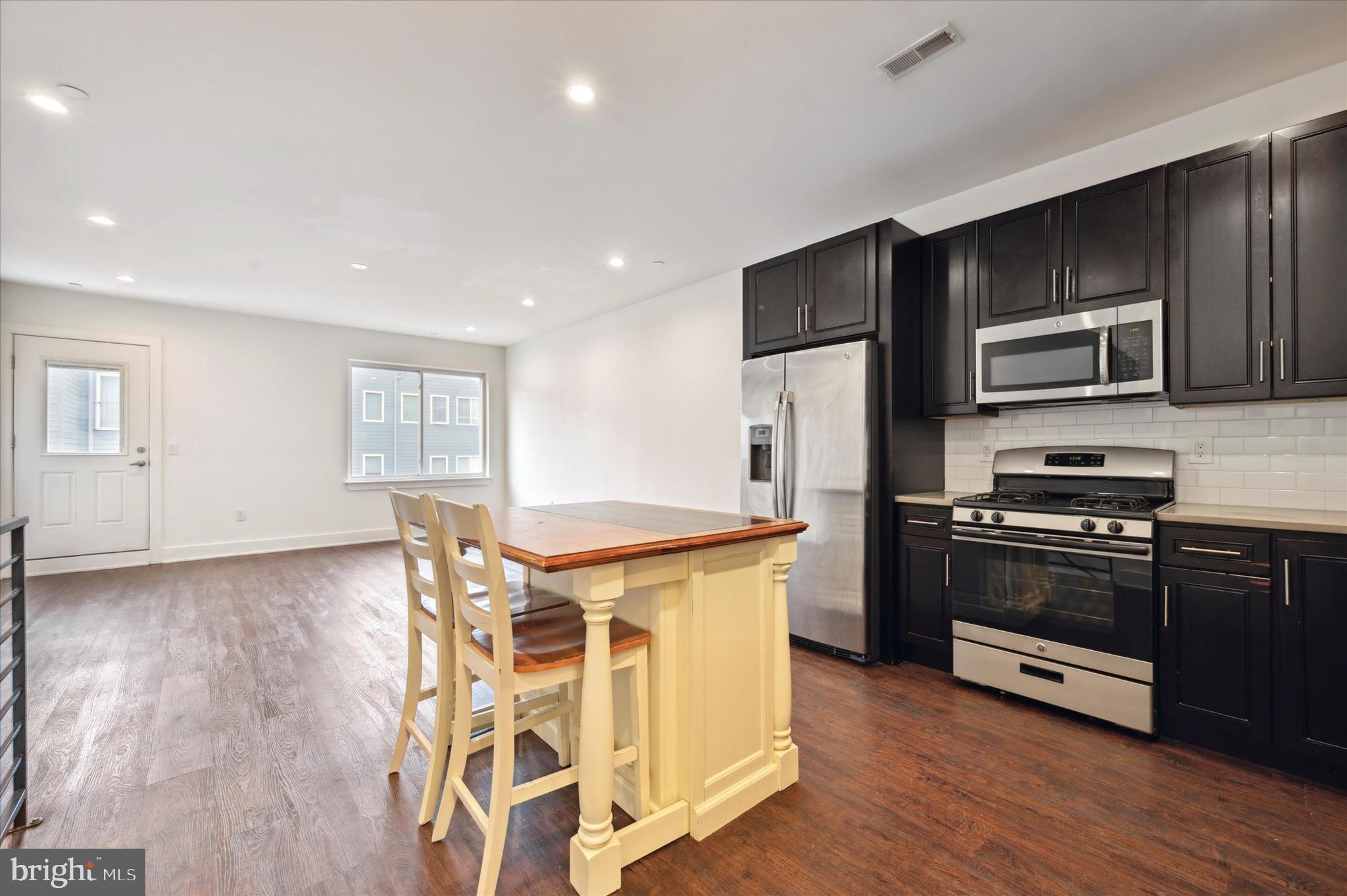 OLDE KENSINGTON - Residential