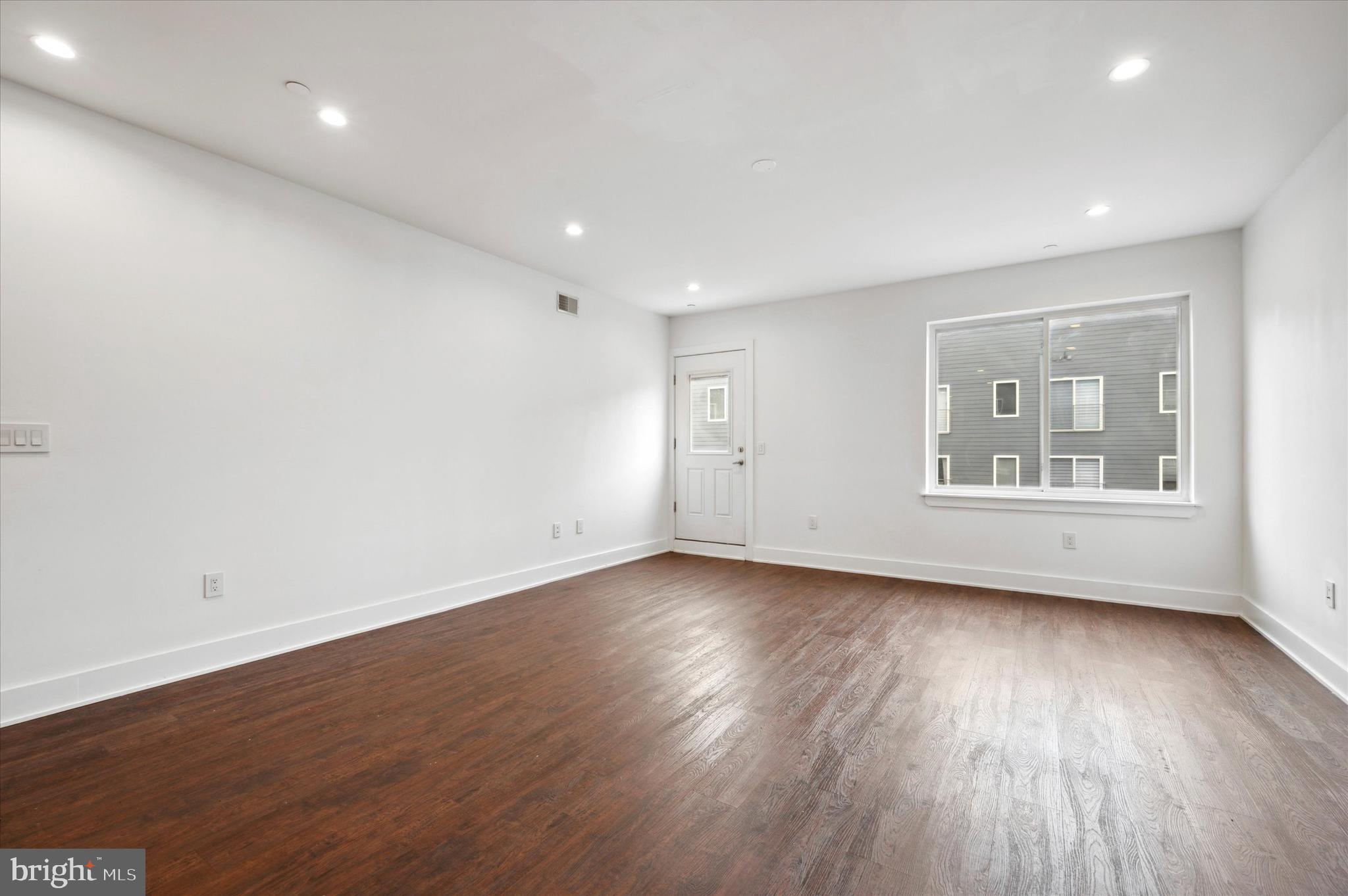 OLDE KENSINGTON - Residential