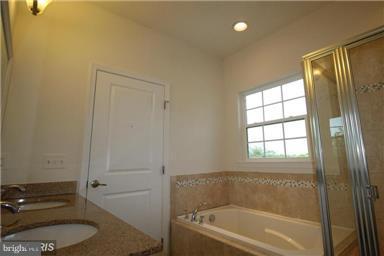 VANTAGE POINT SOUTH - Residential