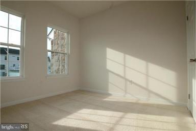 VANTAGE POINT SOUTH - Residential