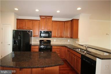 VANTAGE POINT SOUTH - Residential