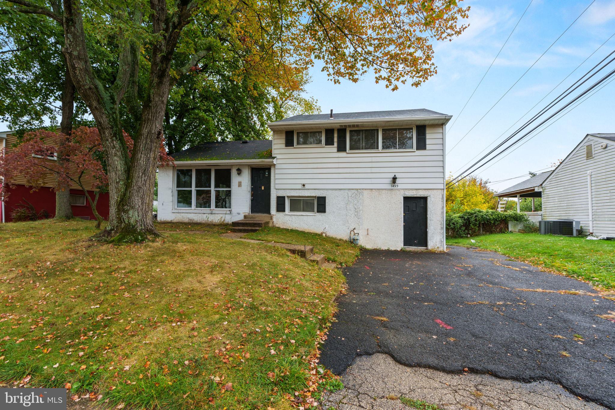 1453 DORIS ROAD