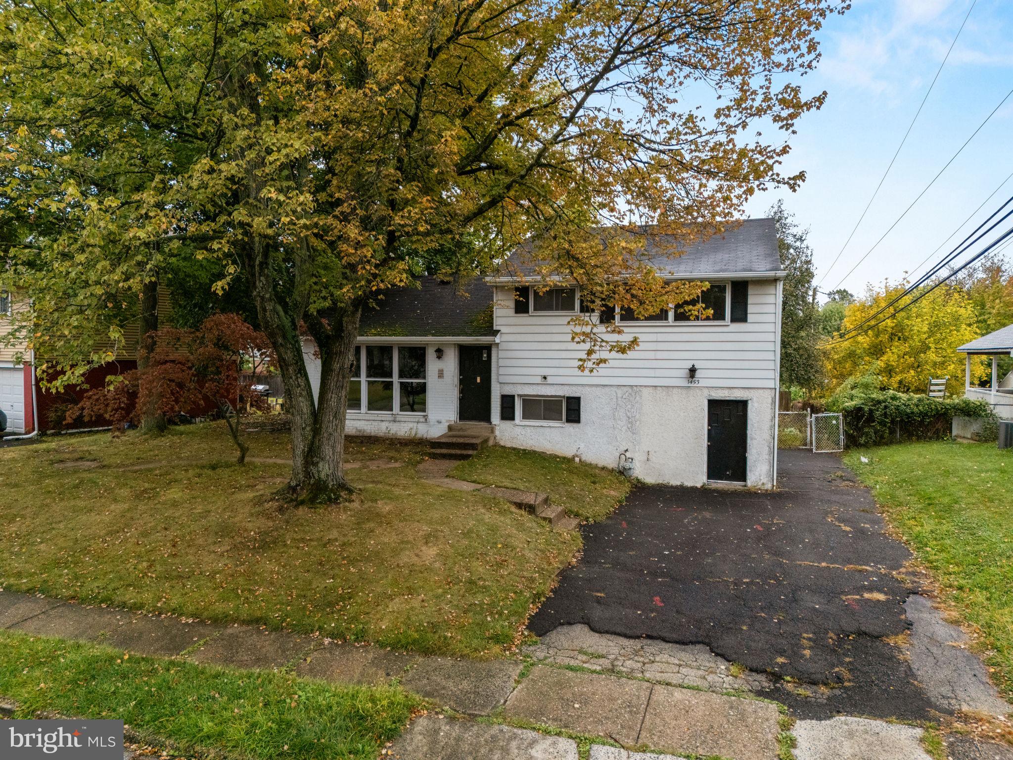 1453 DORIS ROAD