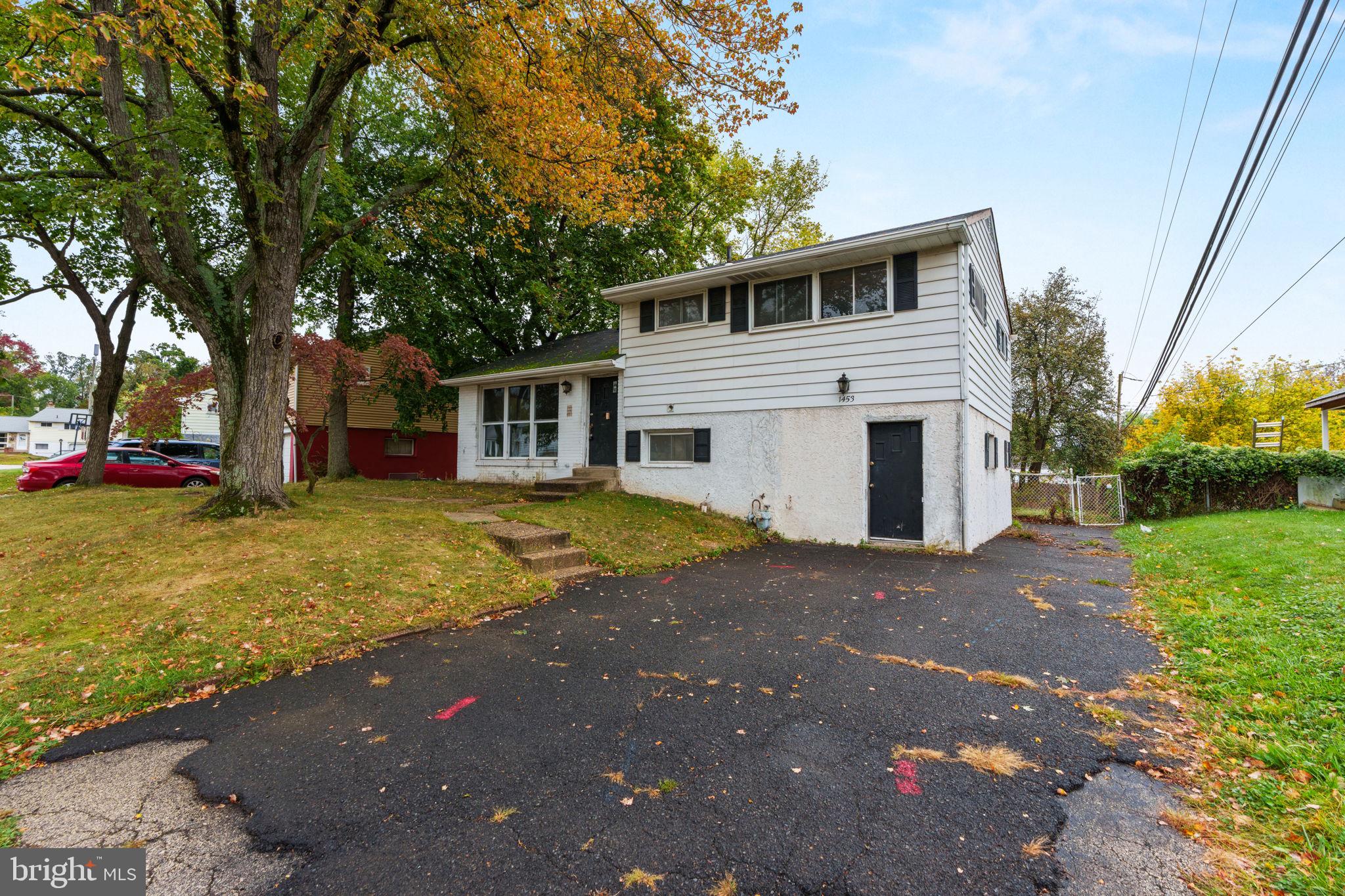 1453 DORIS ROAD