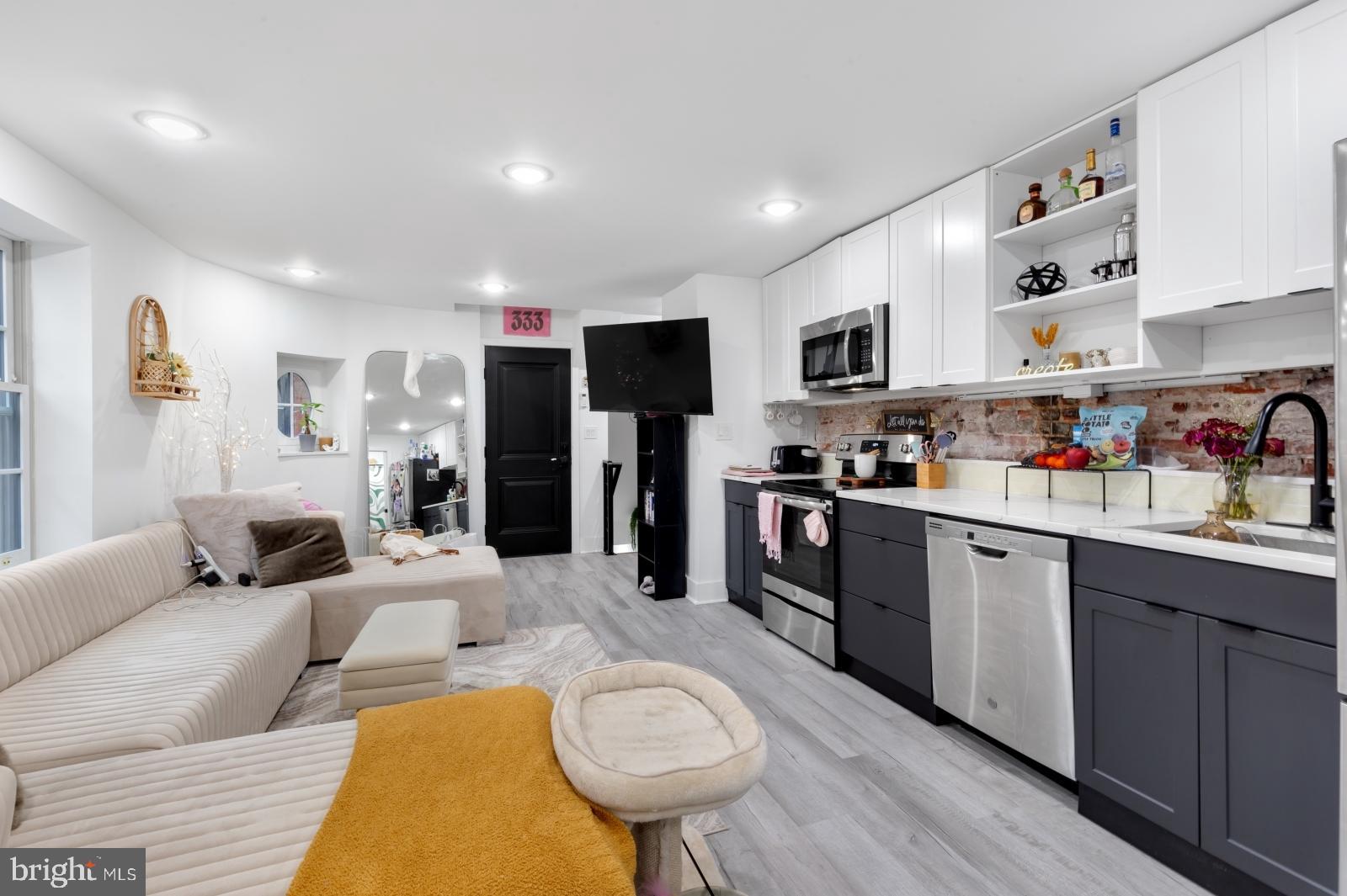 212 CATHARINE STREET 2