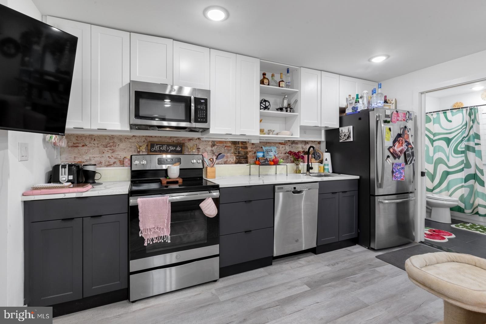 212 CATHARINE STREET 2