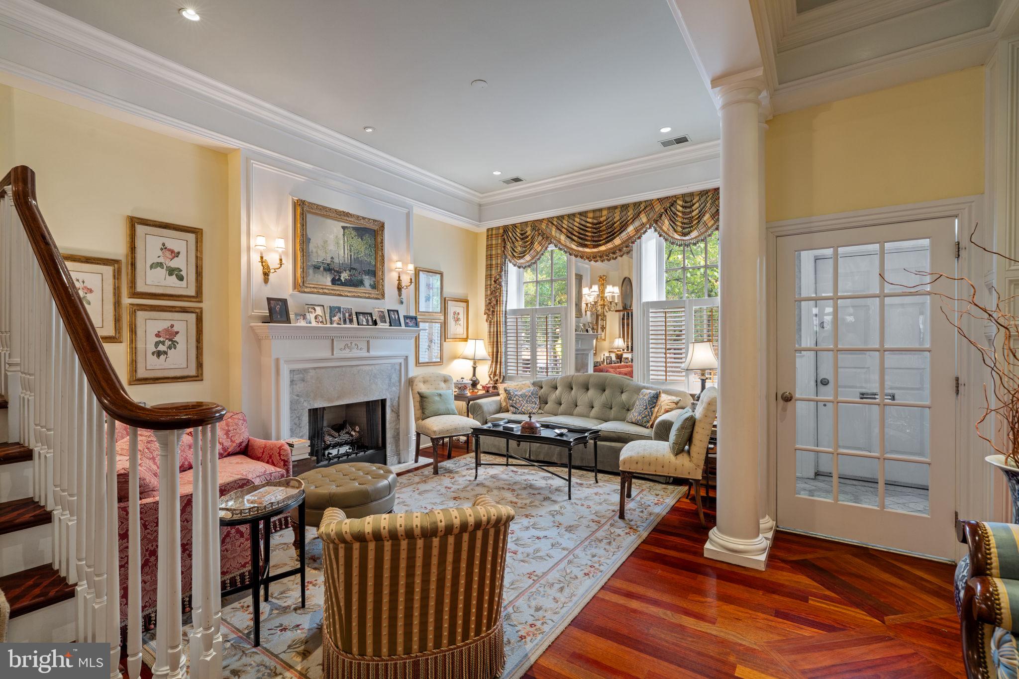 SOCIETY HILL - Residential