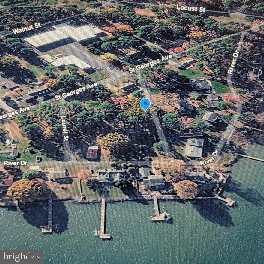 Build a new home on this 12000 Sg ft lot located in Piney Point. Maryland. Public sewer available for hookup.