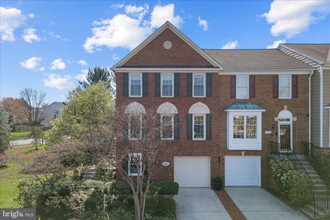 Townhouse For Sale - 43451 Livery Square<br/> ASHBURN, VA 20147