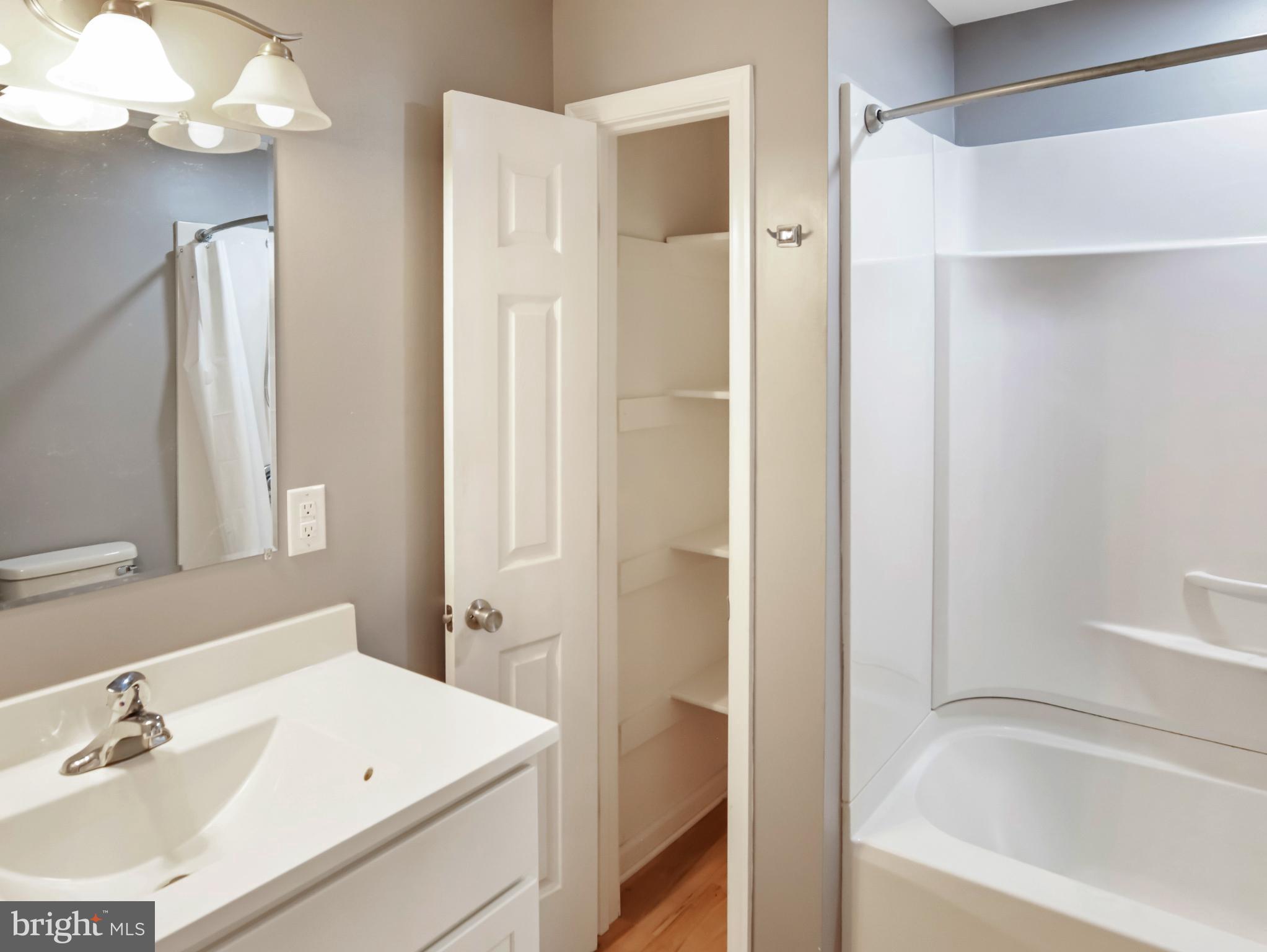 CHESTNUT GROVE - Residential