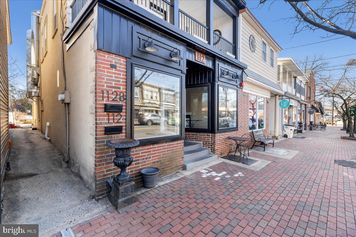 112 W MERCHANT STREET