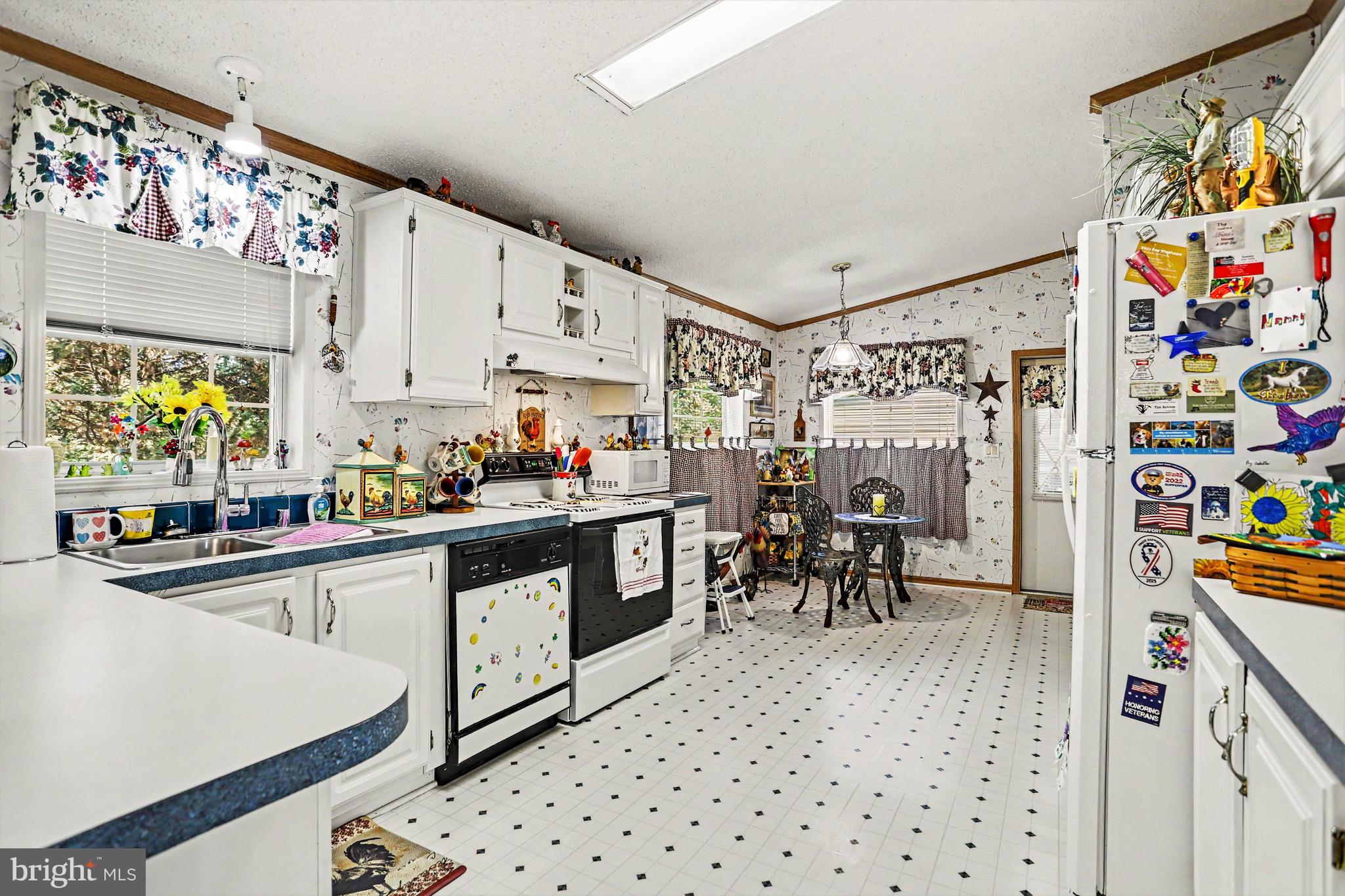 PINE RUN RETIREMENT COMMUNITY - Residential
