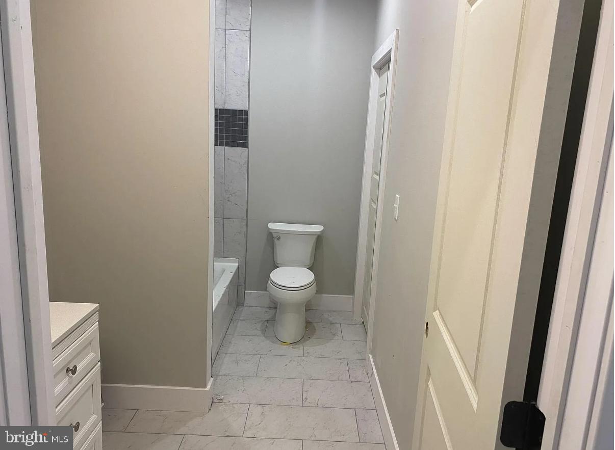 PHILADELPHIA (WEST) - Residential Lease