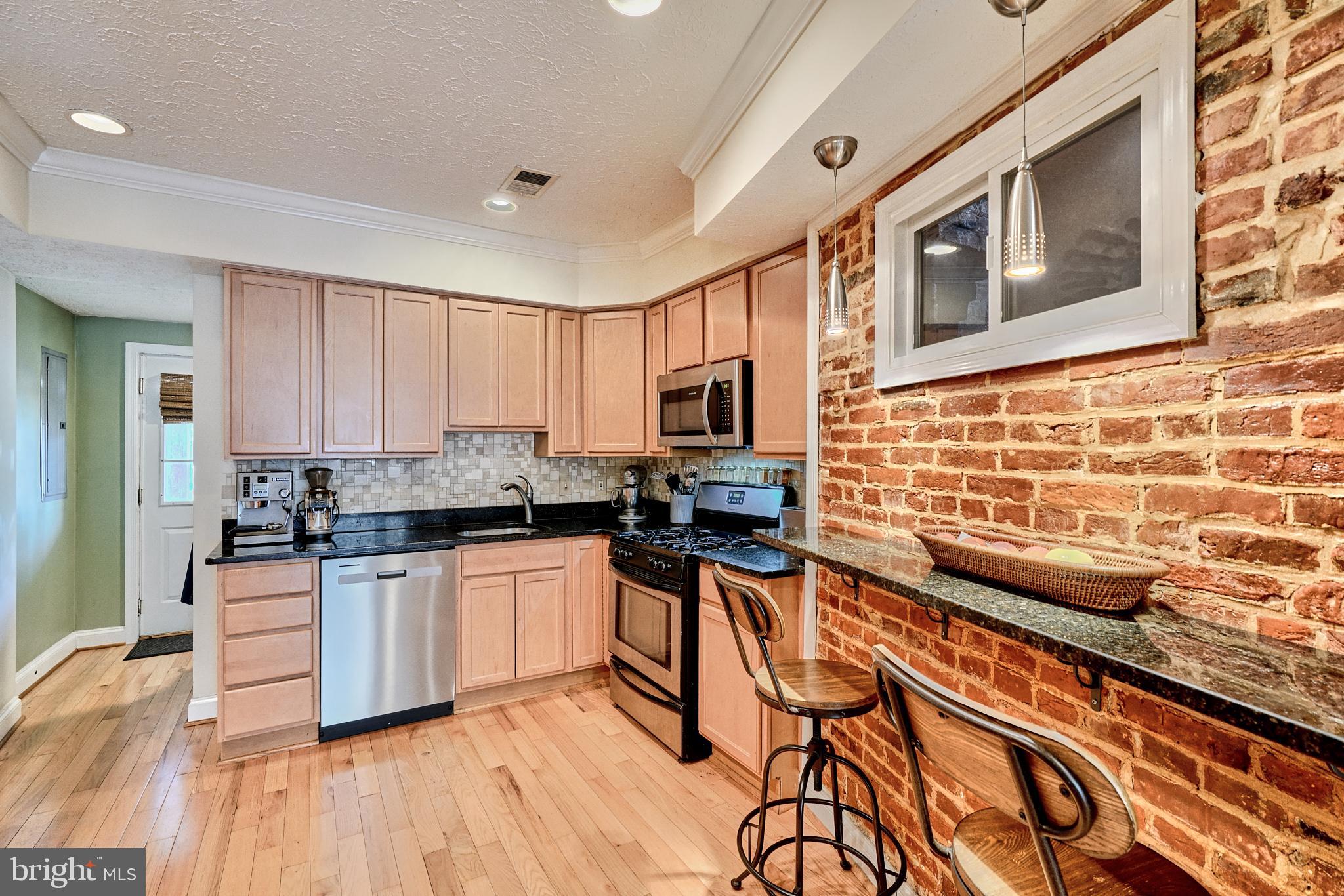 RIVERSIDE - Residential Lease