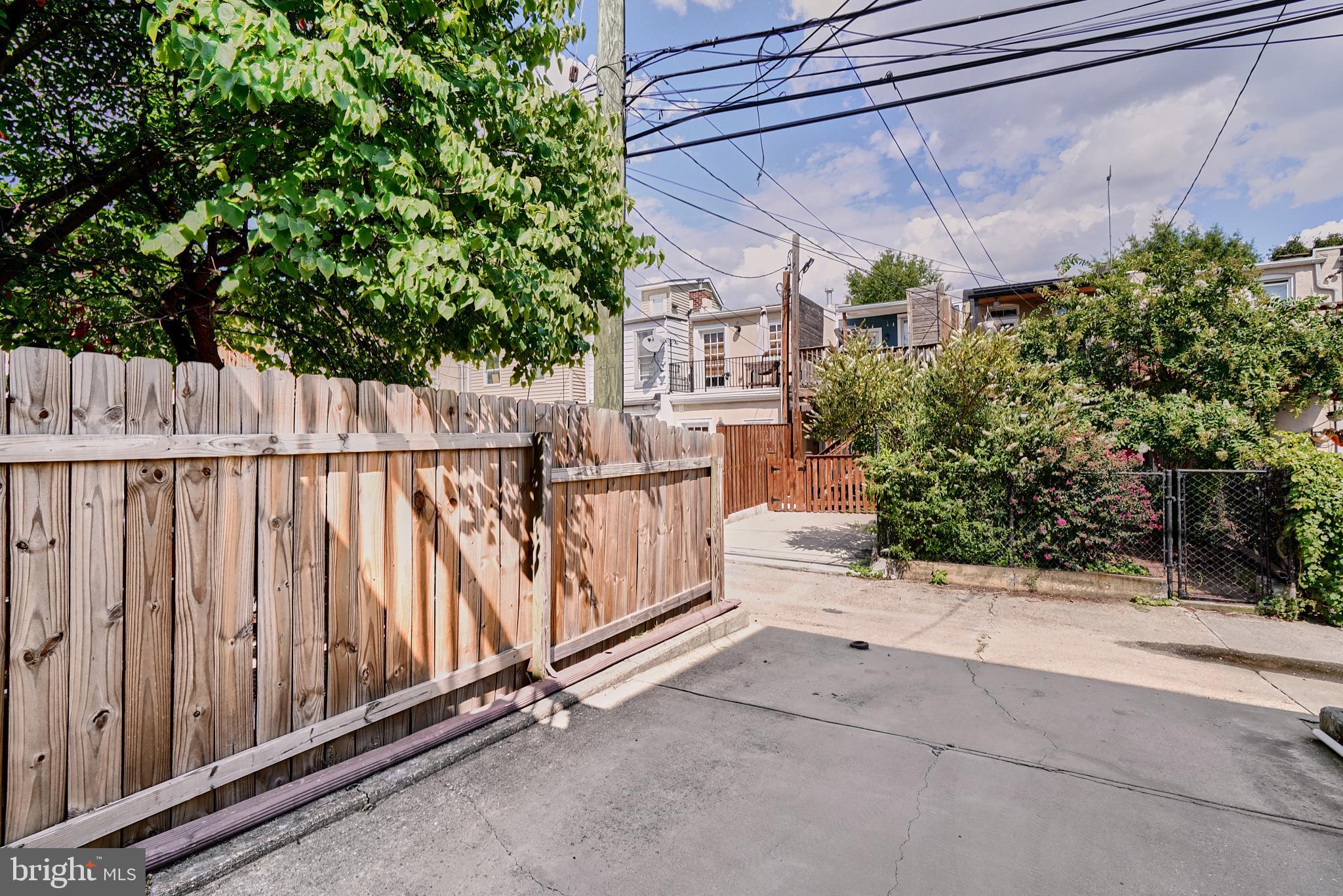 RIVERSIDE - Residential Lease