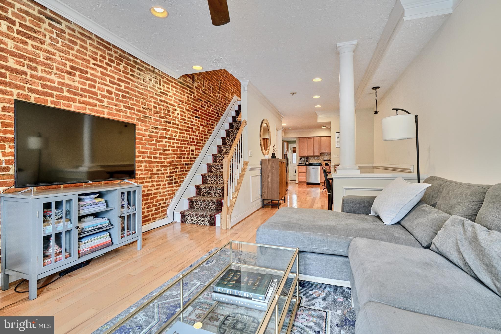 RIVERSIDE - Residential Lease