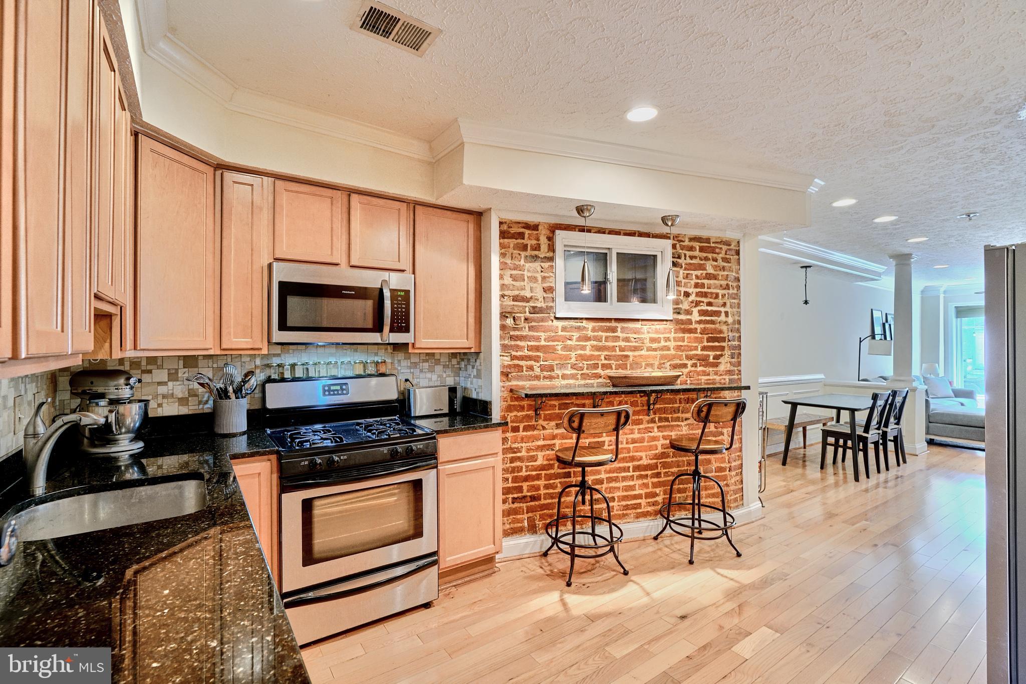 RIVERSIDE - Residential Lease