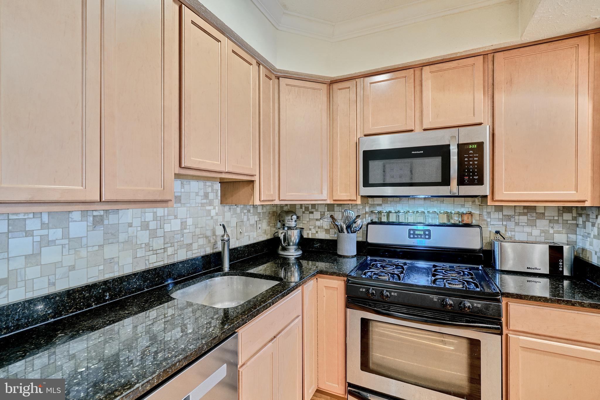 RIVERSIDE - Residential Lease