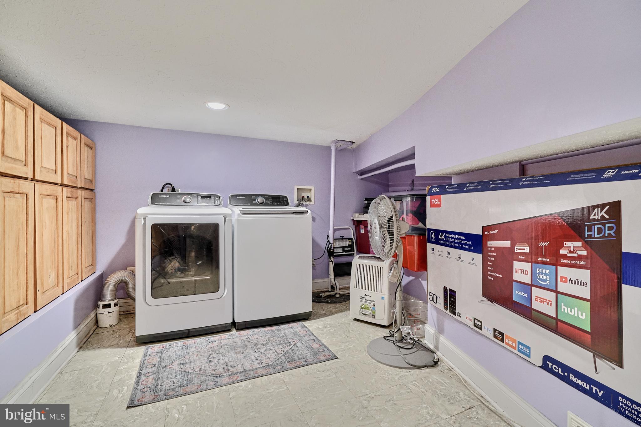 RIVERSIDE - Residential Lease