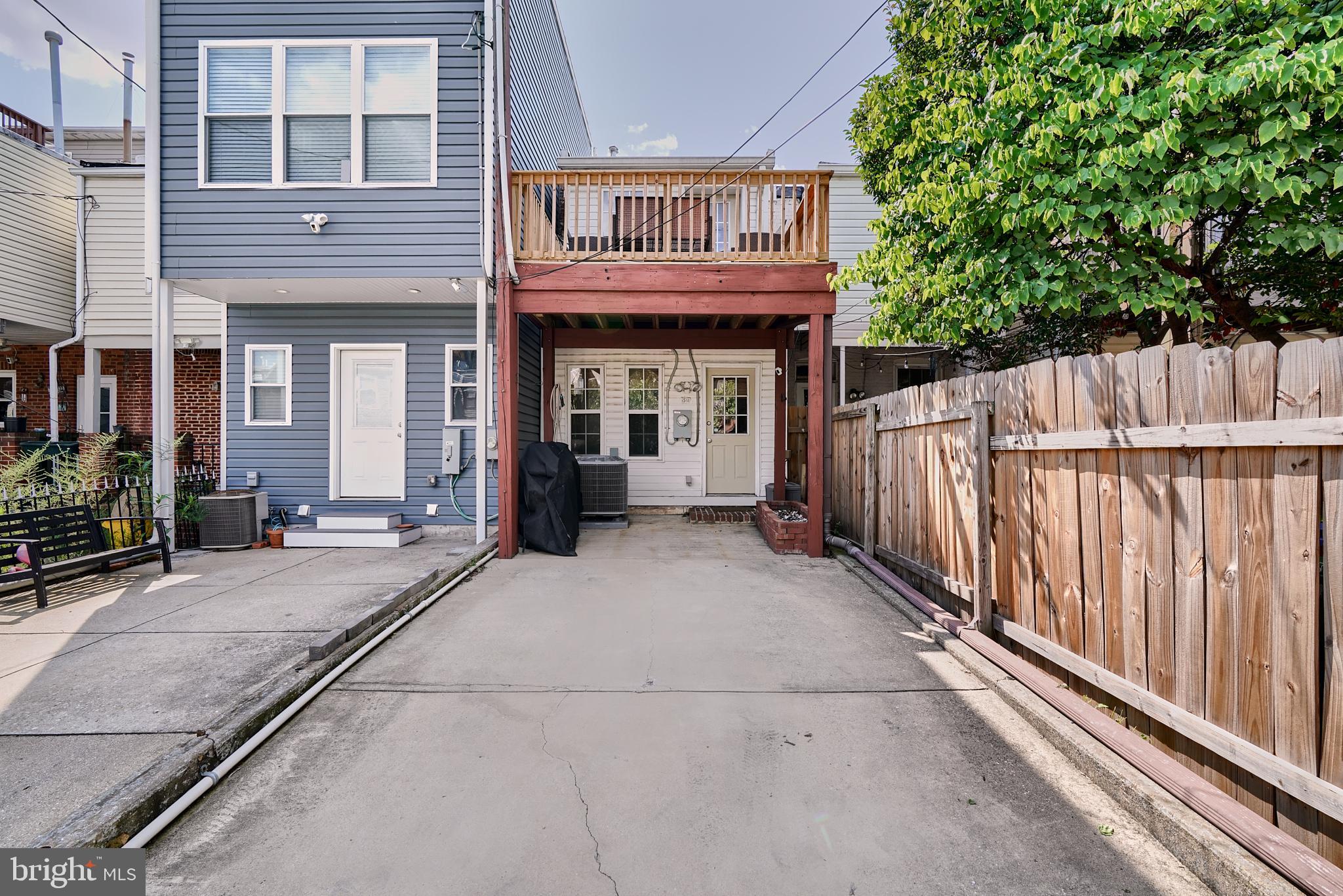 RIVERSIDE - Residential Lease