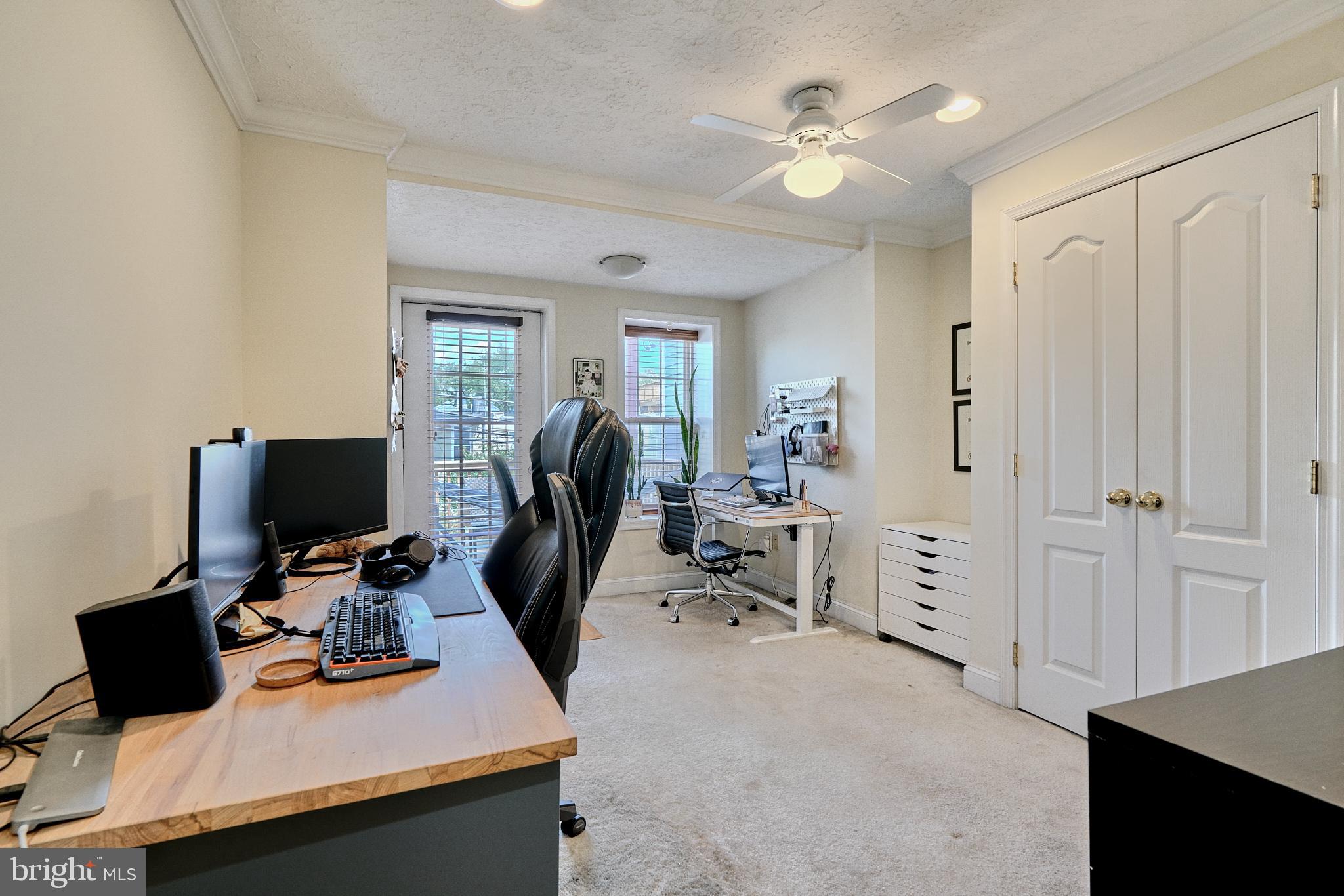 RIVERSIDE - Residential Lease