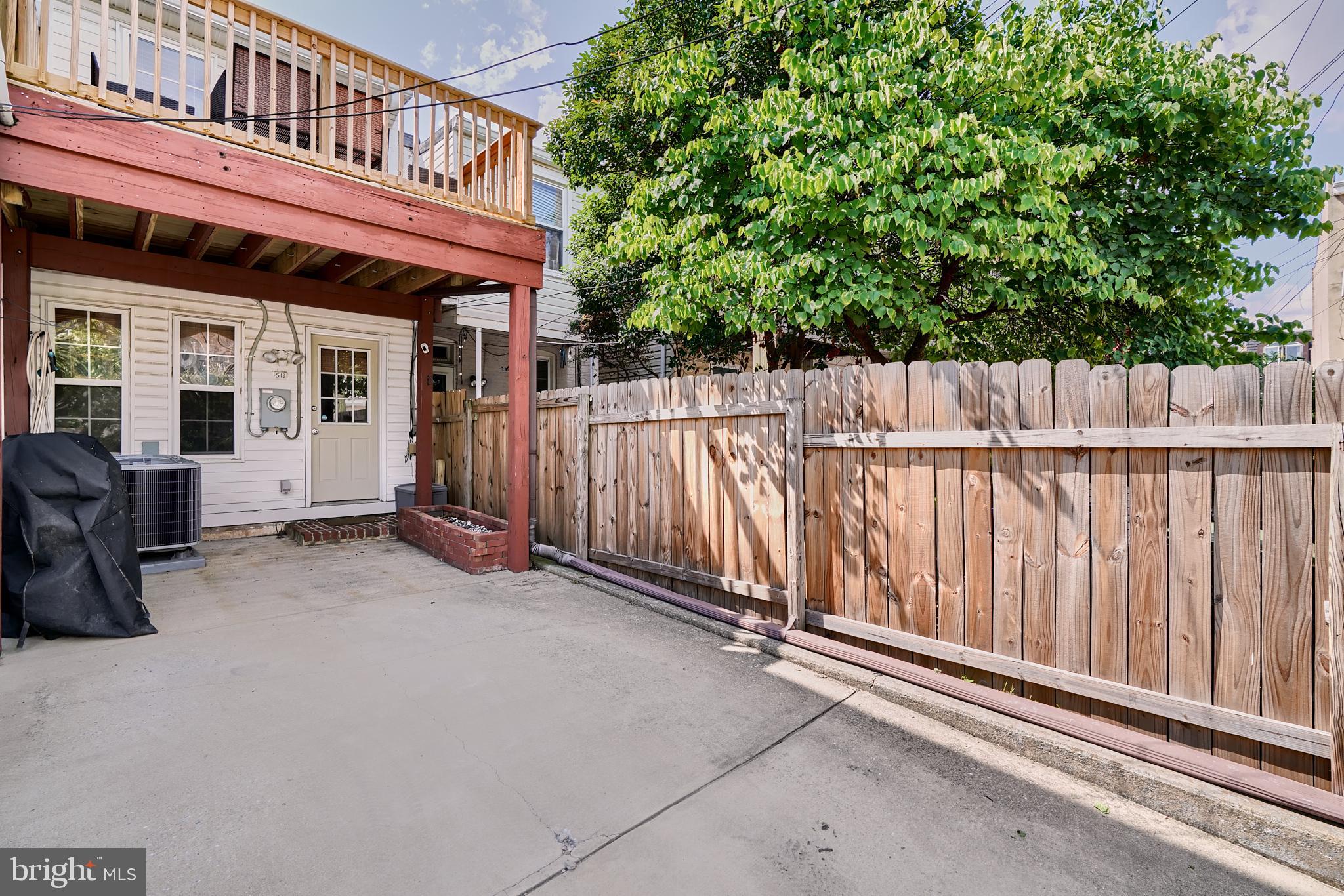 RIVERSIDE - Residential Lease