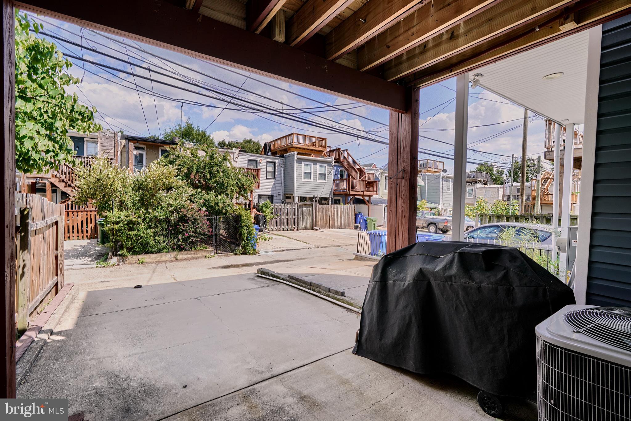 RIVERSIDE - Residential Lease