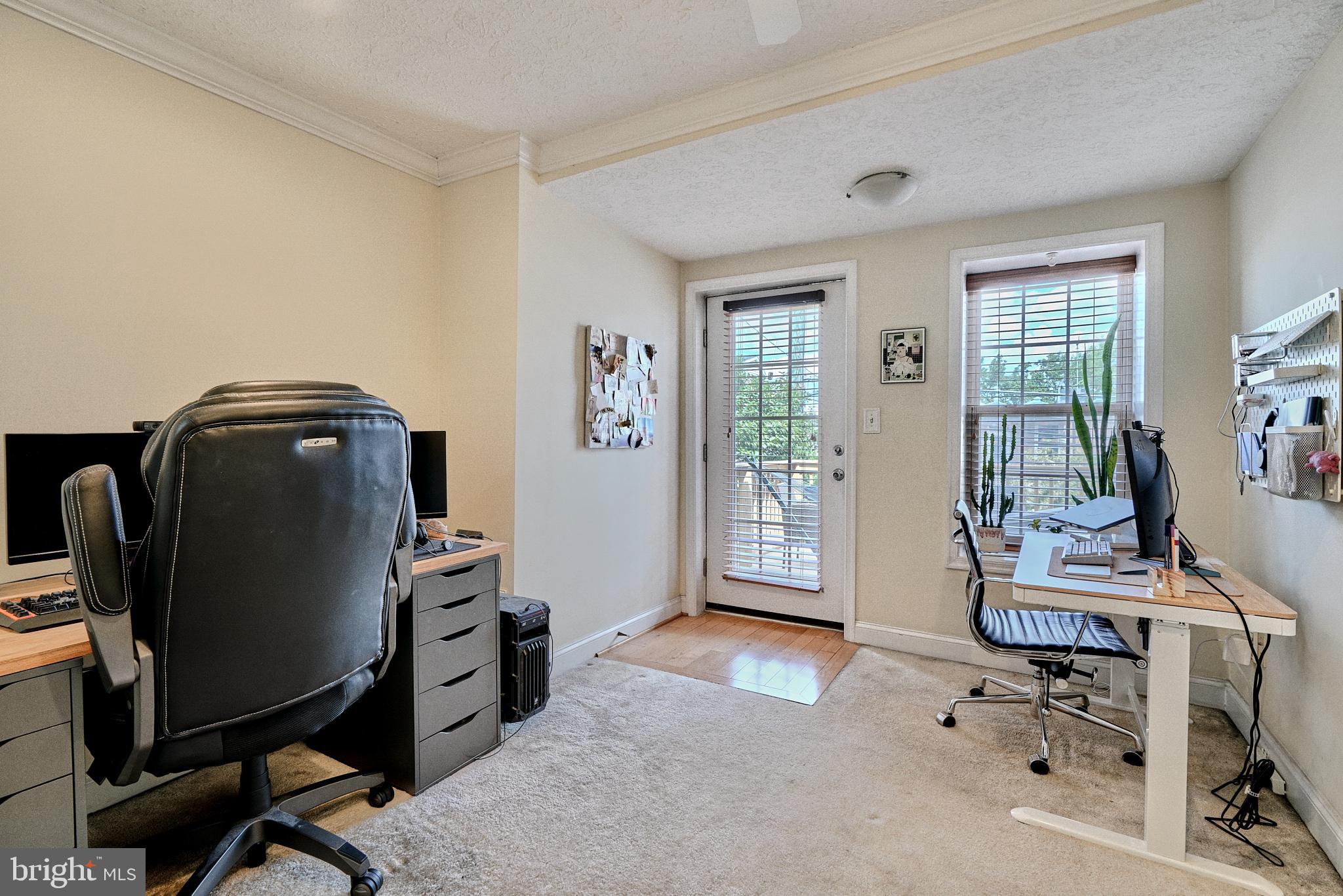 RIVERSIDE - Residential Lease