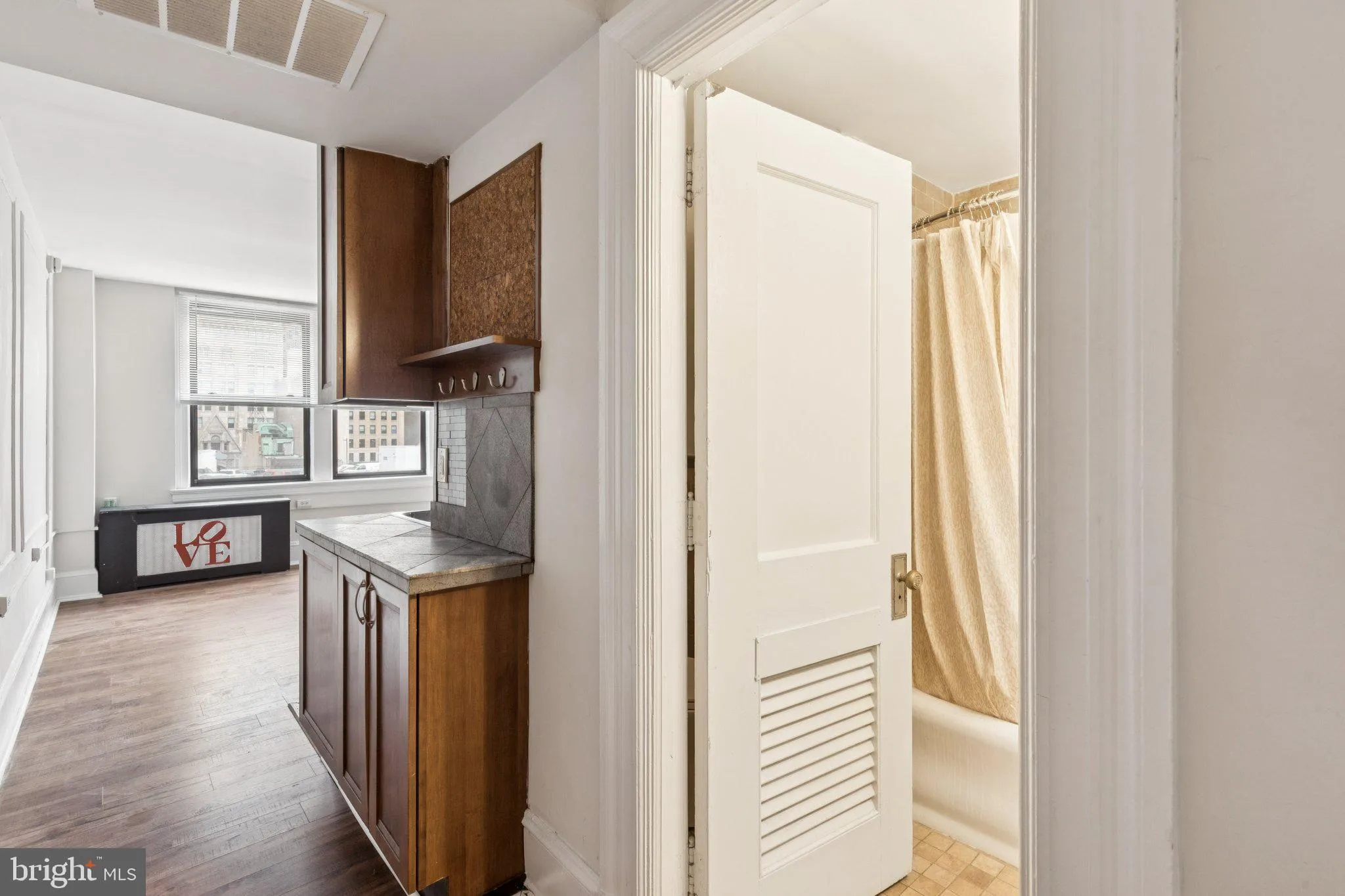 Philadelphia, Pennsylvania 19107, United States, ,1 BathroomBathrooms,Residential,Active,188661